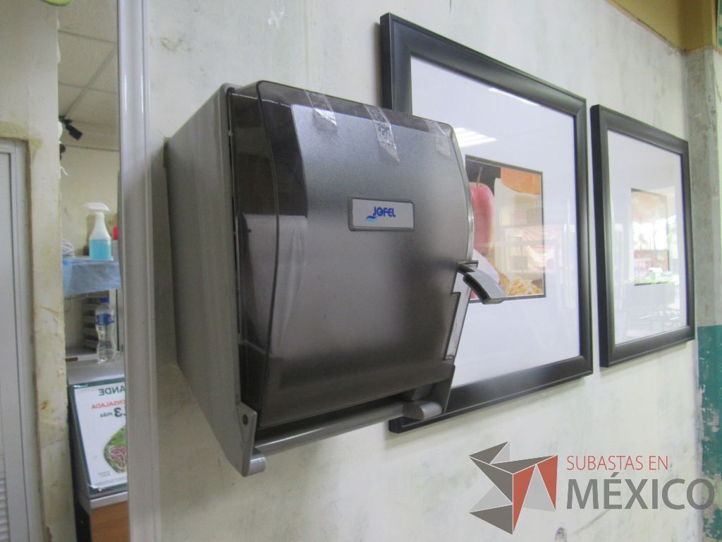 Lote 021 - Dispensador de jabo, dispensador de papel, dispensador de gel y dispensador de toallas de papel - Imagen 15