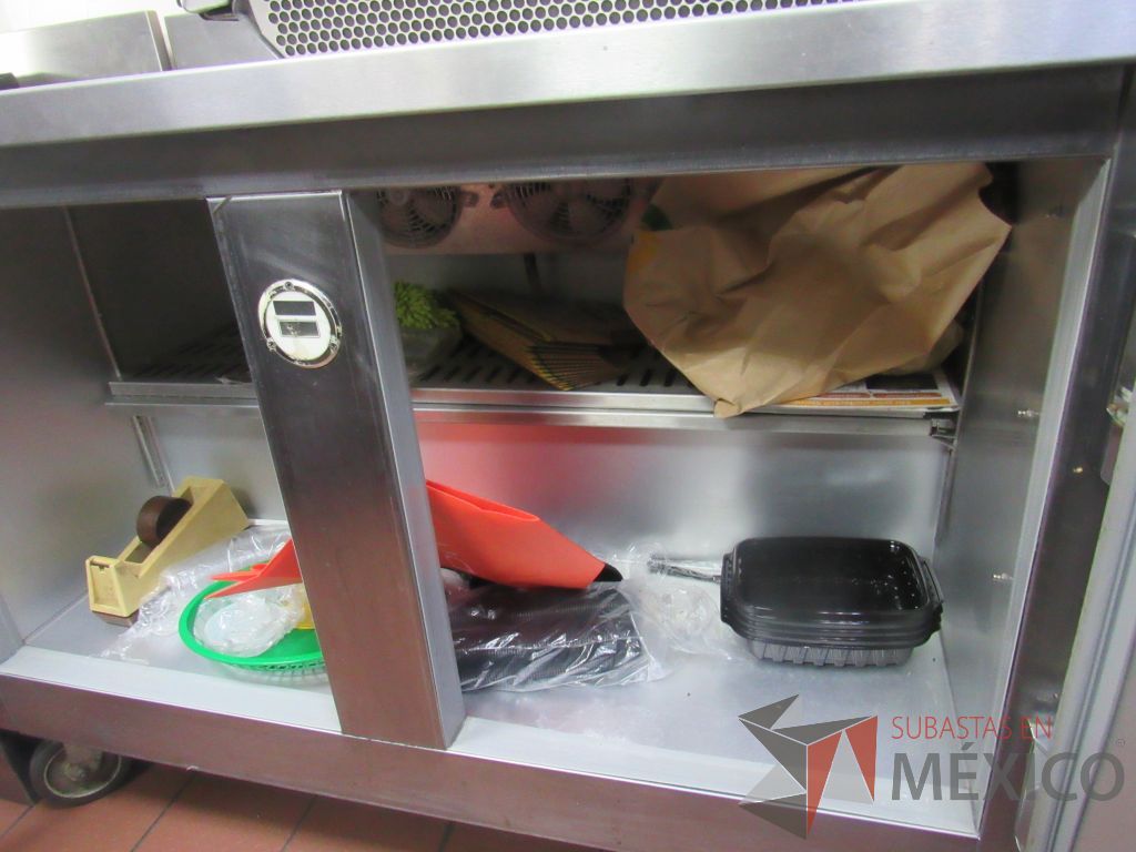 Lote 001 - Mueble Duke, Modelo SUBBCR48 con 2 puertas, enfriador y cubierta metálica - Imagen 6