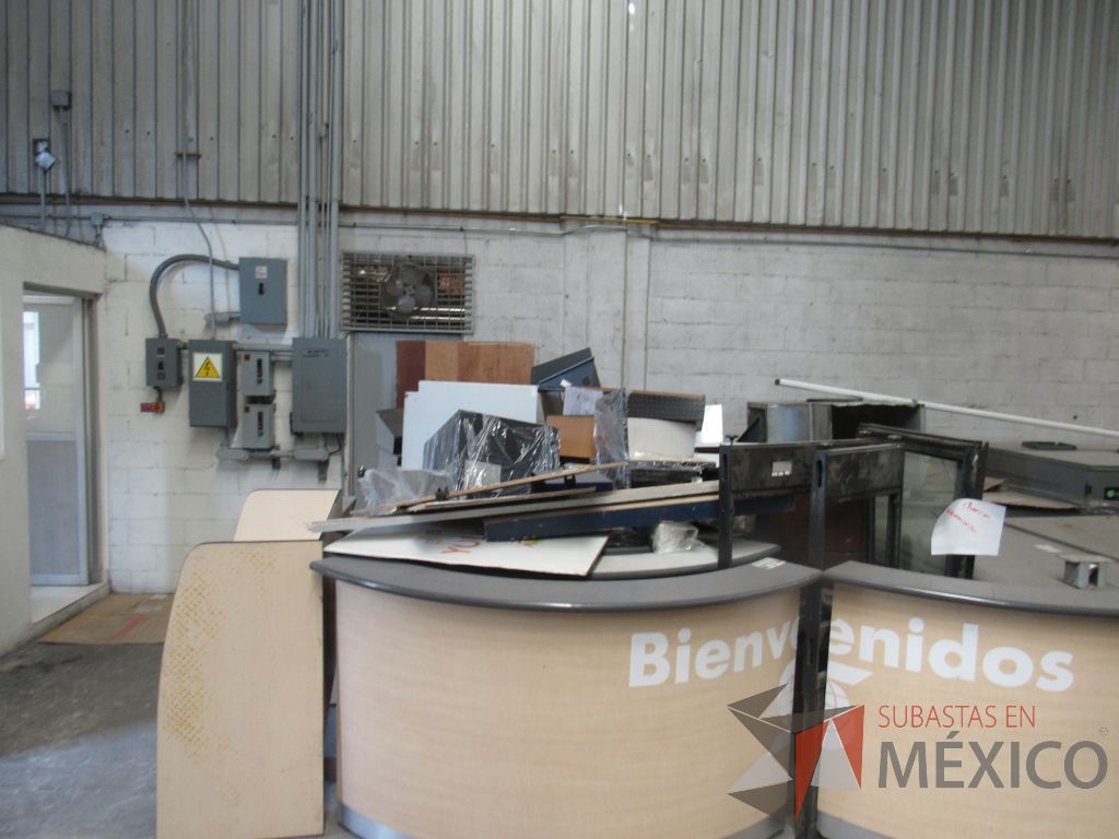 Lote 009 - 6 Diablos de carga, Lote de desperdicio de madera, Lote de desperdicio de metales - Imagen 9