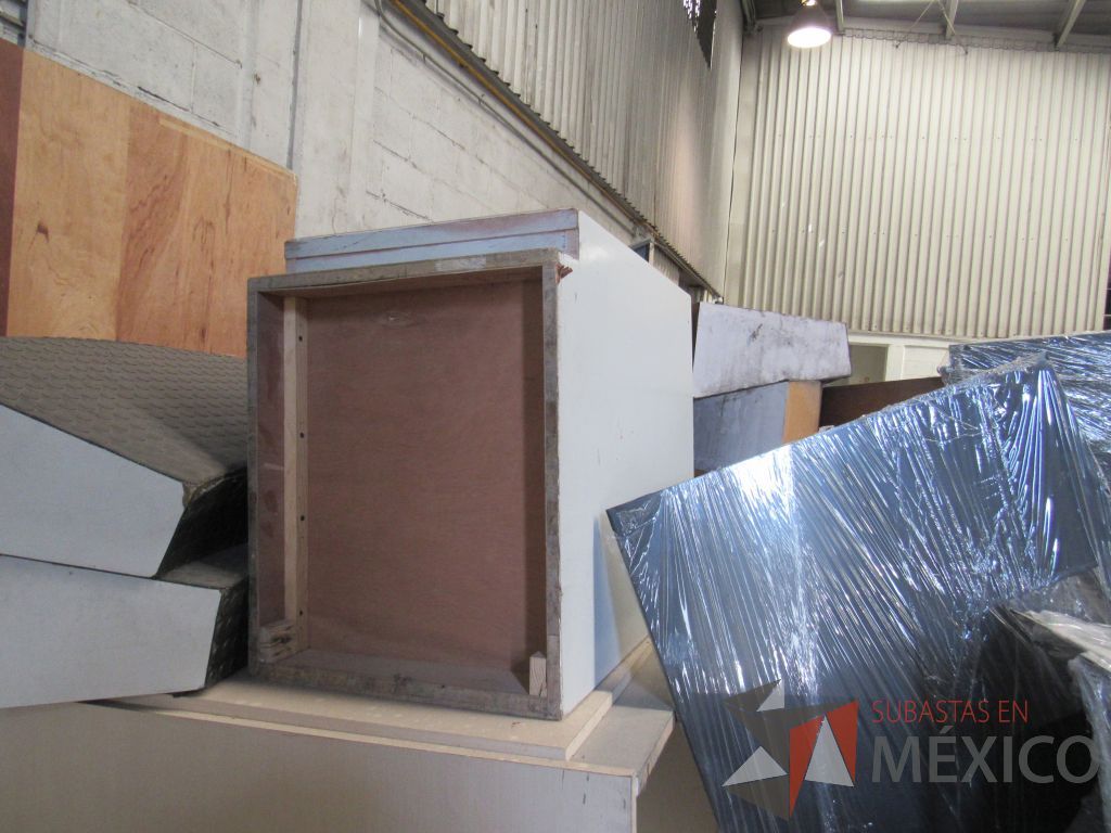 Lote 009 - 6 Diablos de carga, Lote de desperdicio de madera, Lote de desperdicio de metales - Imagen 14
