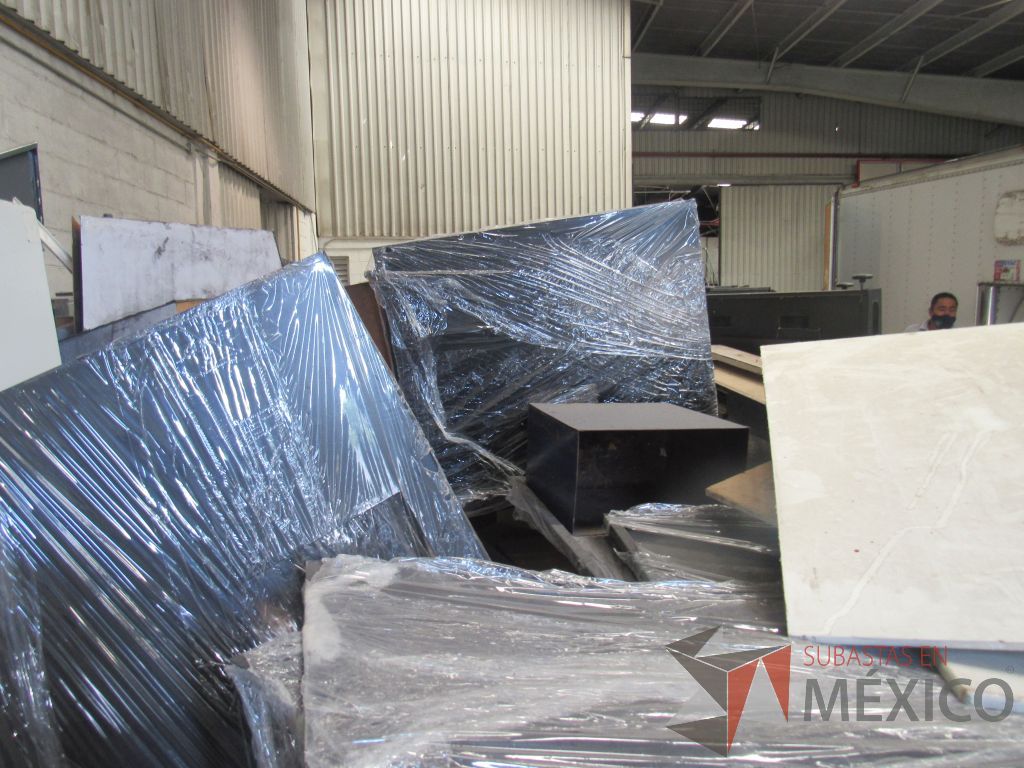 Lote 009 - 6 Diablos de carga, Lote de desperdicio de madera, Lote de desperdicio de metales - Imagen 17