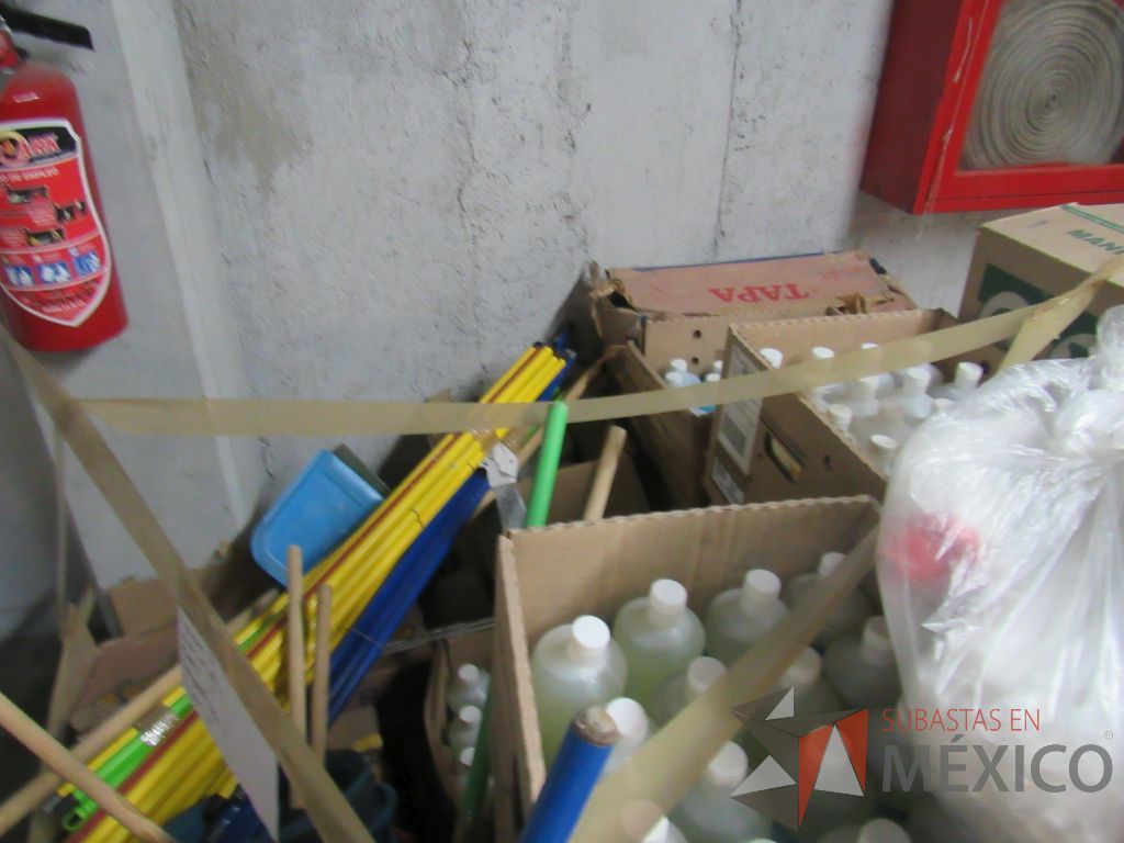 Lote 010 - Lote de artículos de limpieza, 4 Paquetes de bolsas de varios modelos, 2 Aspiradoras, etc.. - Imagen 7