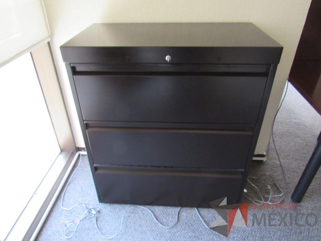 Lote 011 - Archivero metálico horizontal de 3 cajones color negro