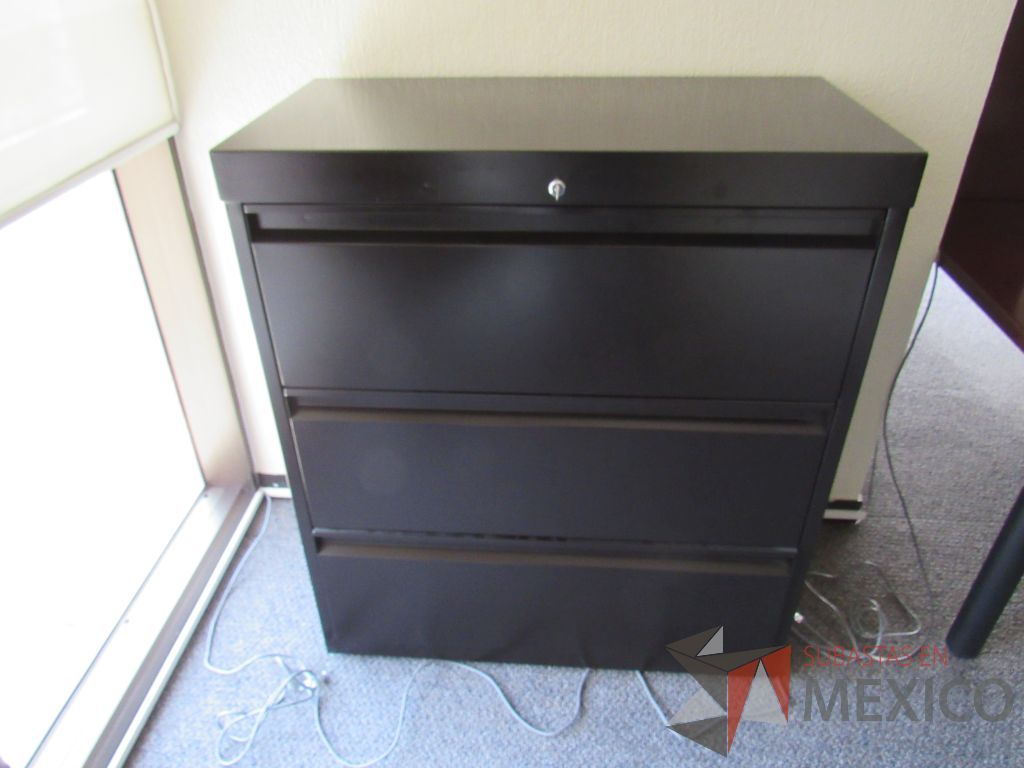 Lote 011 - Archivero metálico horizontal de 3 cajones color negro - Imagen 2