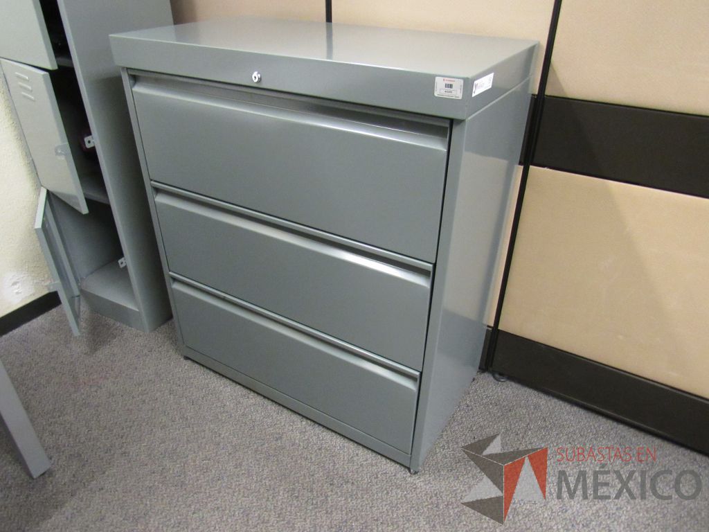 Lote 031 - Archivero metálico horizontal de 3 cajones color gris - Imagen 3