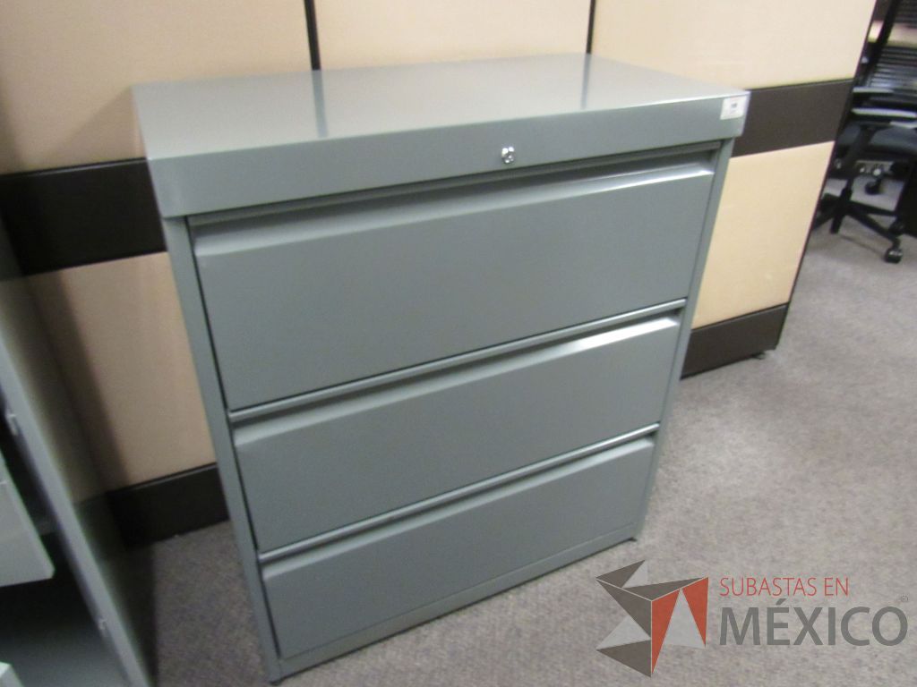 Lote 031 - Archivero metálico horizontal de 3 cajones color gris - Imagen 5