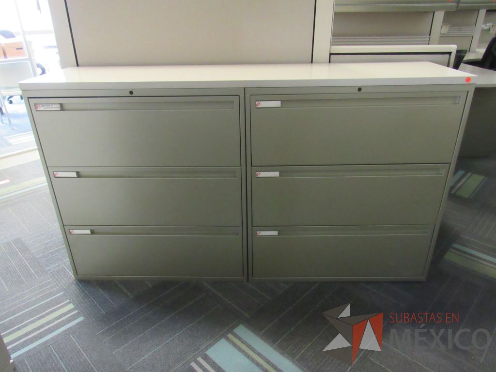 Lote 018 - Gabinete con 6 cajones color verde y cubierta color beige - Imagen 2