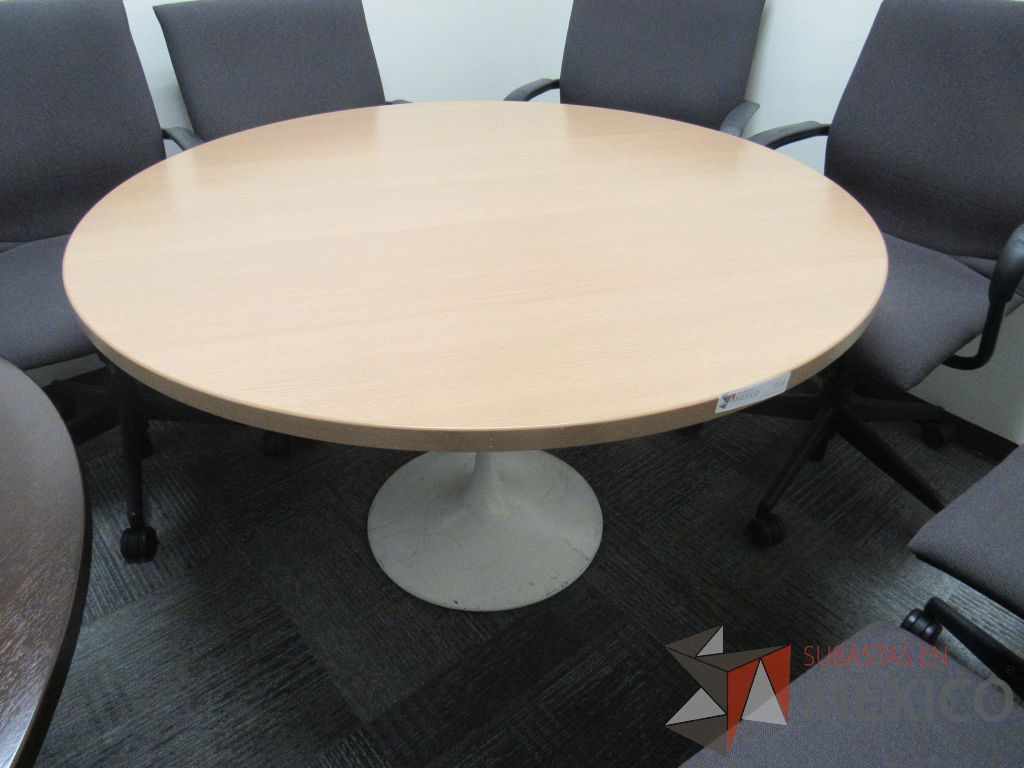 Lote 153 - Mesa de trabajo metálica color blanco y cubierta color madera - Imagen 5