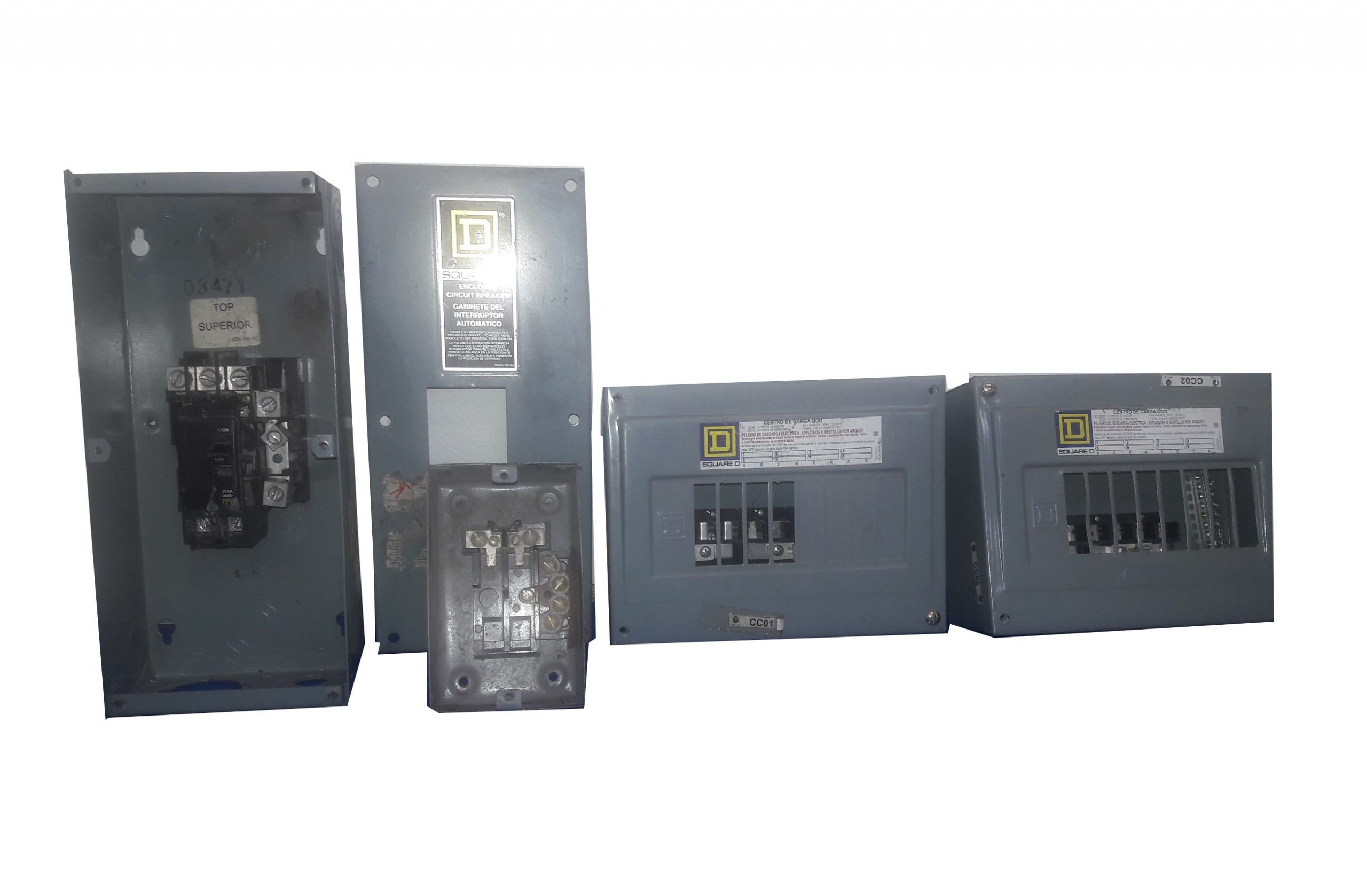Lote 085 – 1 Gabinete del interruptor automatico SD con pastilla QO 2X100, 2 Centros de carga SD QO8 y 1 Centro de carga SD QO2 usados
