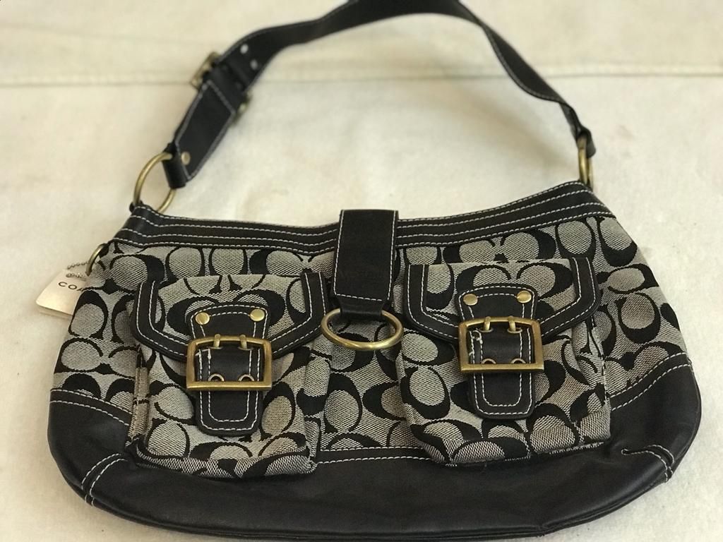 Lote 017 - 10 Bolsas de diferentes colores marcas y modelos - Imagen 3