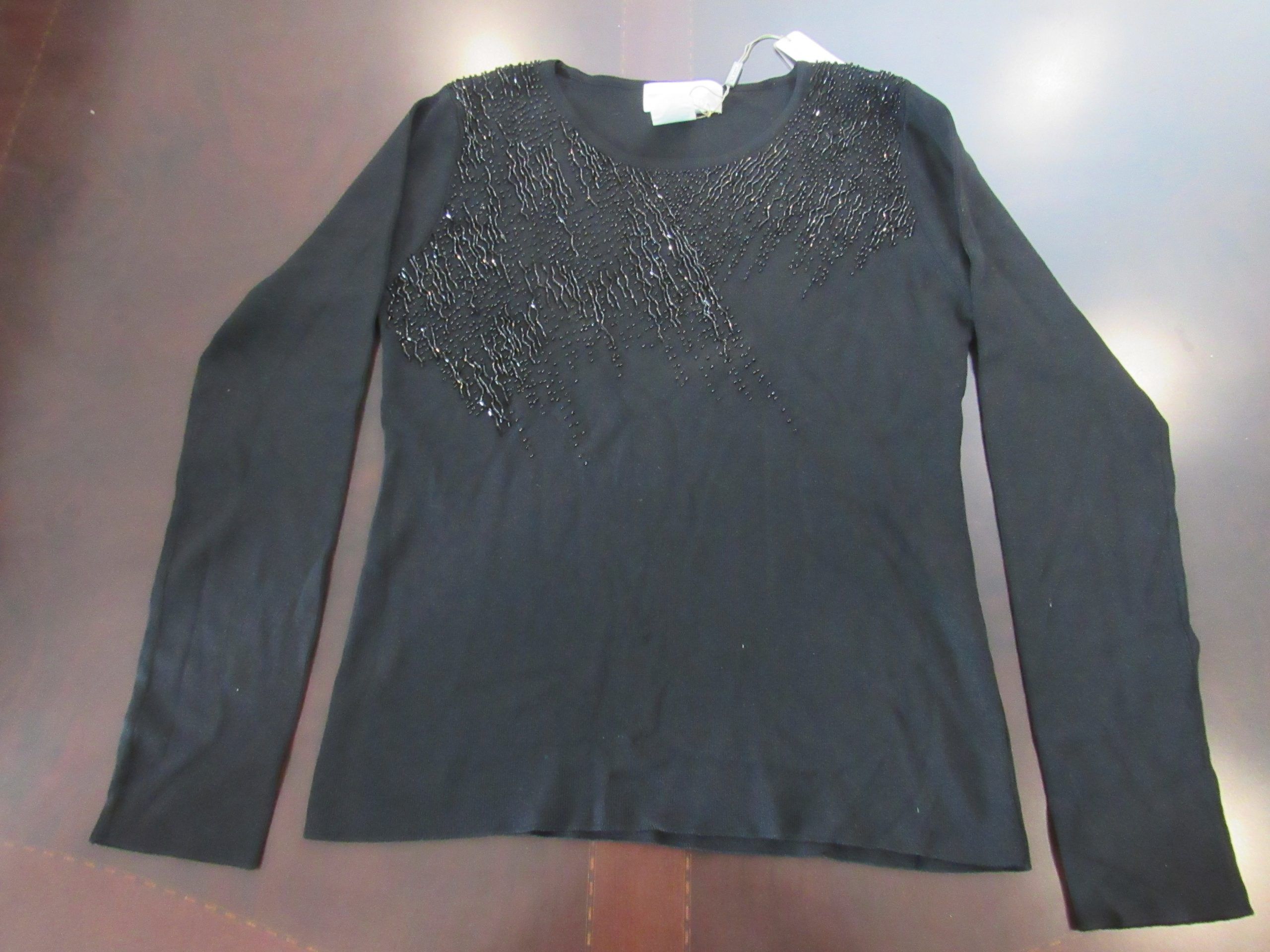 Lote 002 - 500 Blusas para dama de diferentes marcas y modelos en tallas S, M, L y XL - Imagen 9