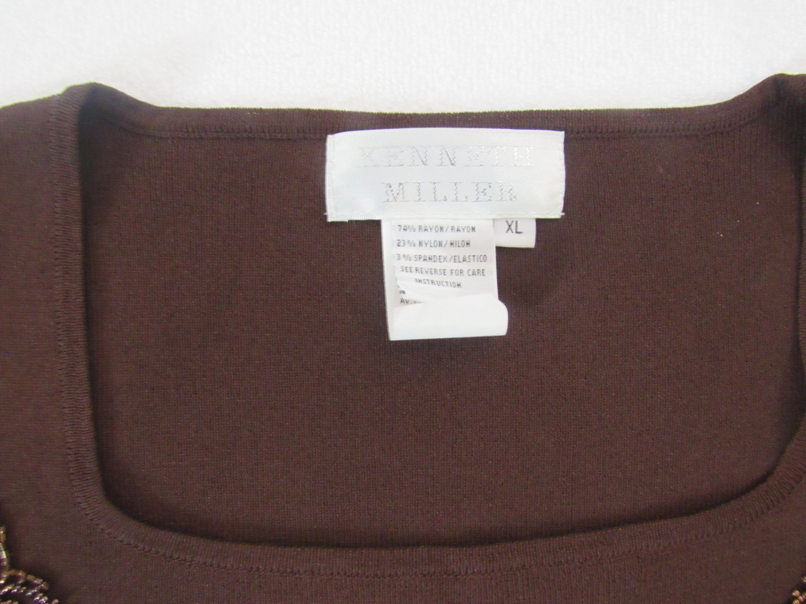 Lote 002 - 500 Blusas para dama de diferentes marcas y modelos en tallas S, M, L y XL - Imagen 12
