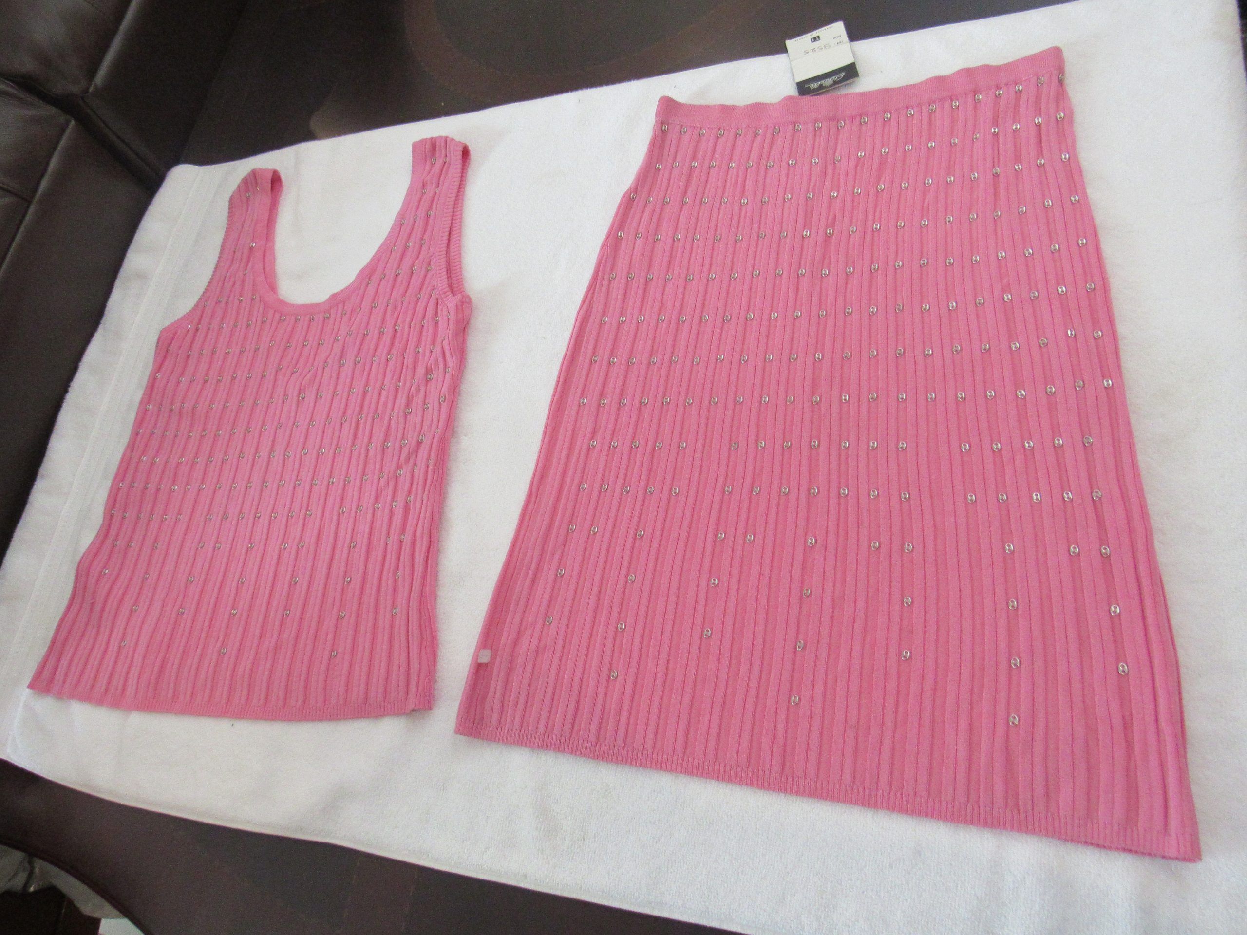 Lote 002 - 500 Blusas para dama de diferentes marcas y modelos en tallas S, M, L y XL - Imagen 41