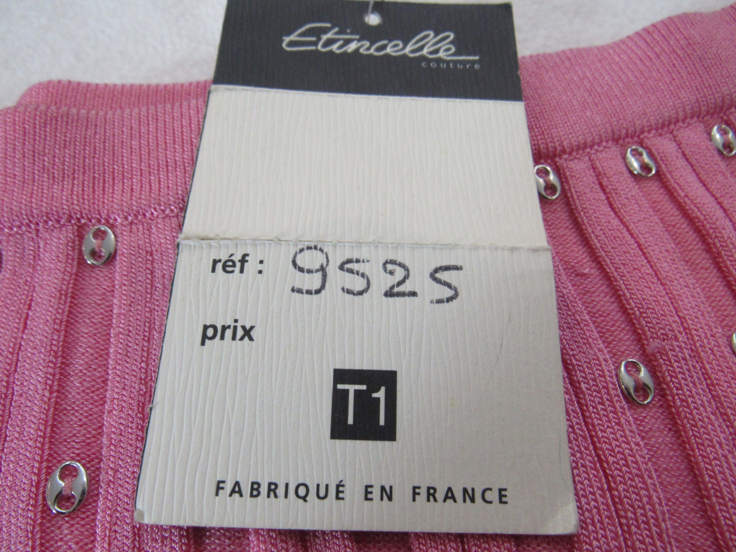 Lote 002 - 500 Blusas para dama de diferentes marcas y modelos en tallas S, M, L y XL - Imagen 43