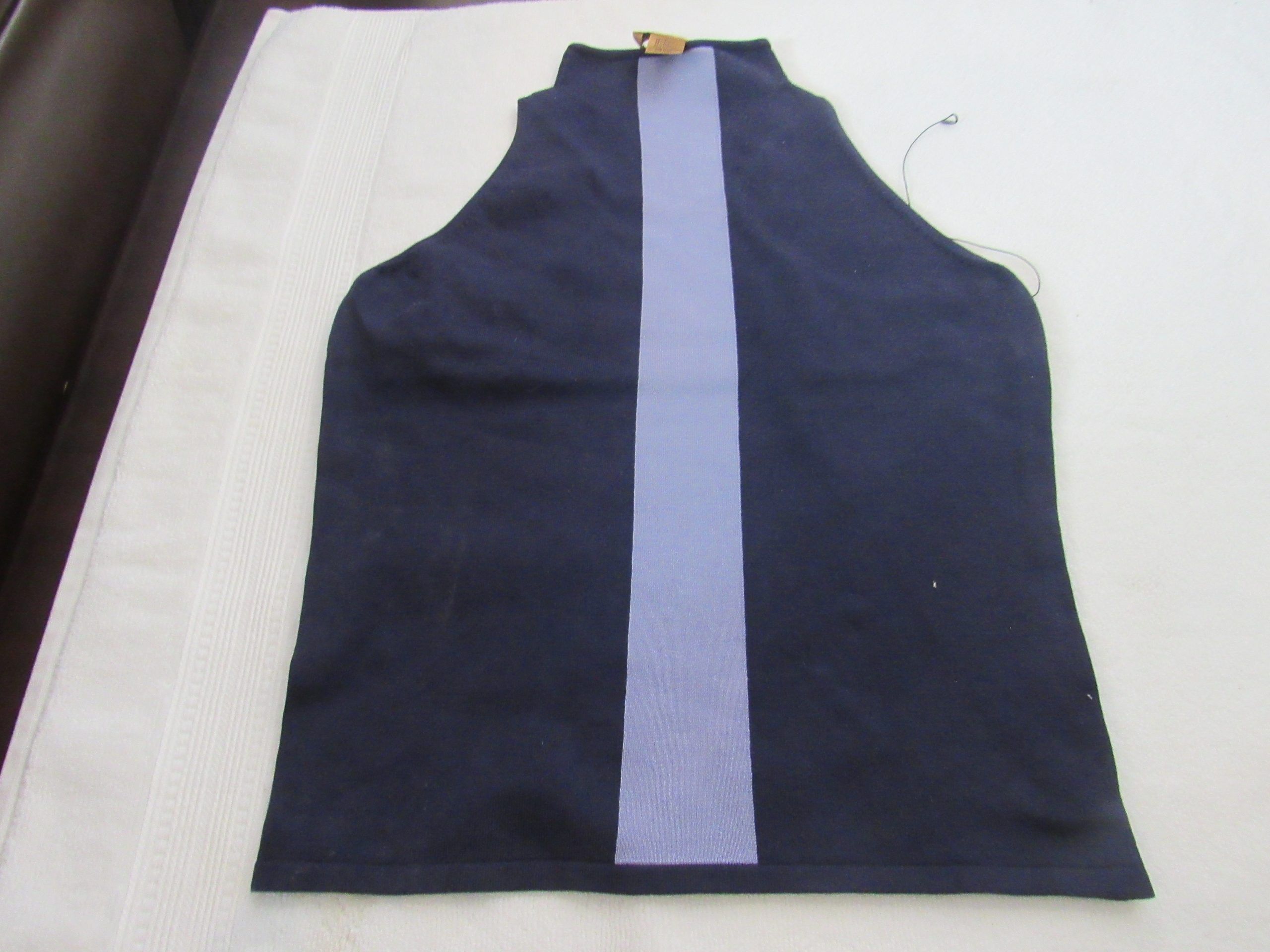 Lote 002 - 500 Blusas para dama de diferentes marcas y modelos en tallas S, M, L y XL - Imagen 49