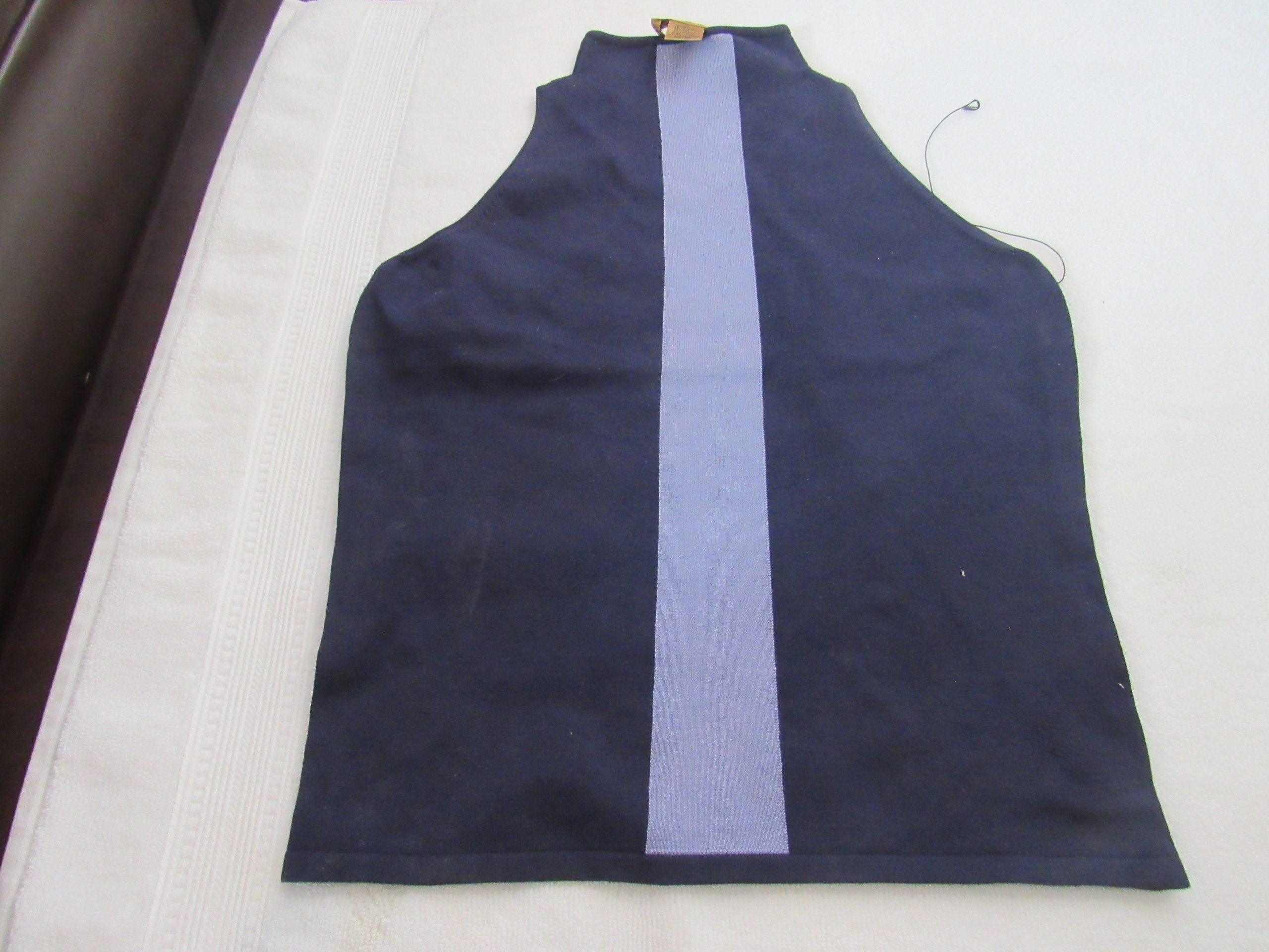Lote 002 - 500 Blusas para dama de diferentes marcas y modelos en tallas S, M, L y XL - Imagen 50