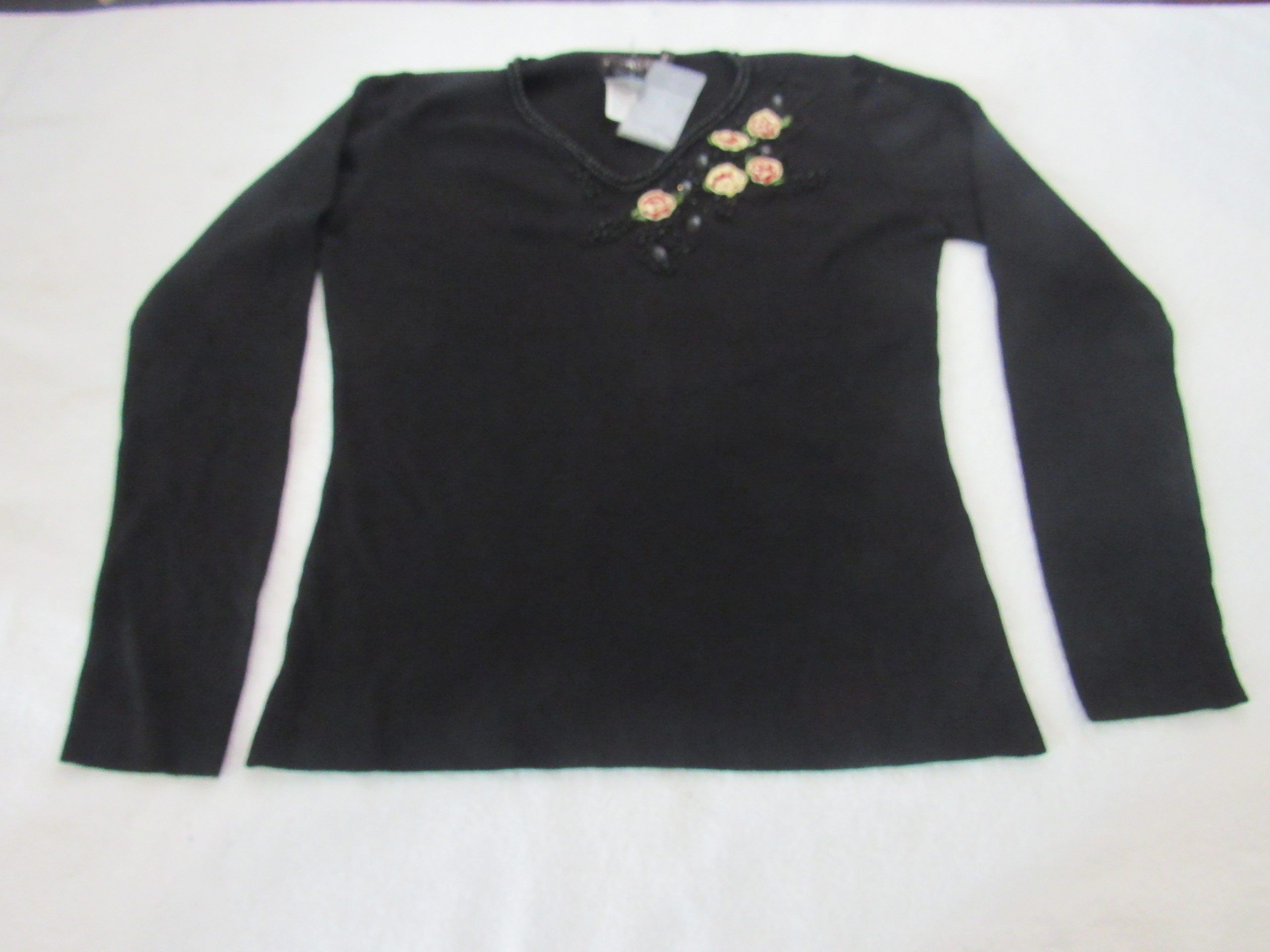Lote 002 - 500 Blusas para dama de diferentes marcas y modelos en tallas S, M, L y XL - Imagen 75