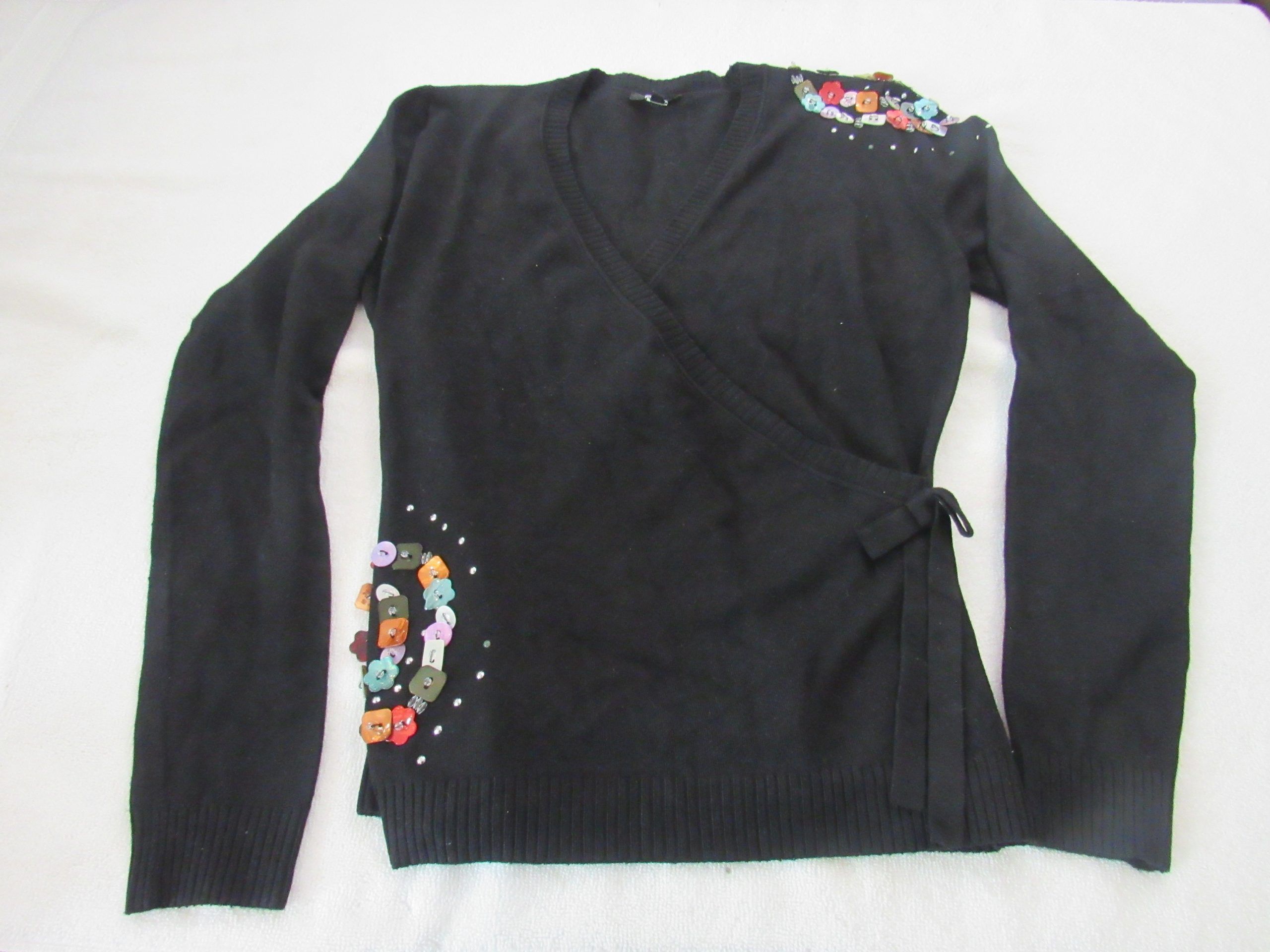 Lote 002 - 500 Blusas para dama de diferentes marcas y modelos en tallas S, M, L y XL - Imagen 82