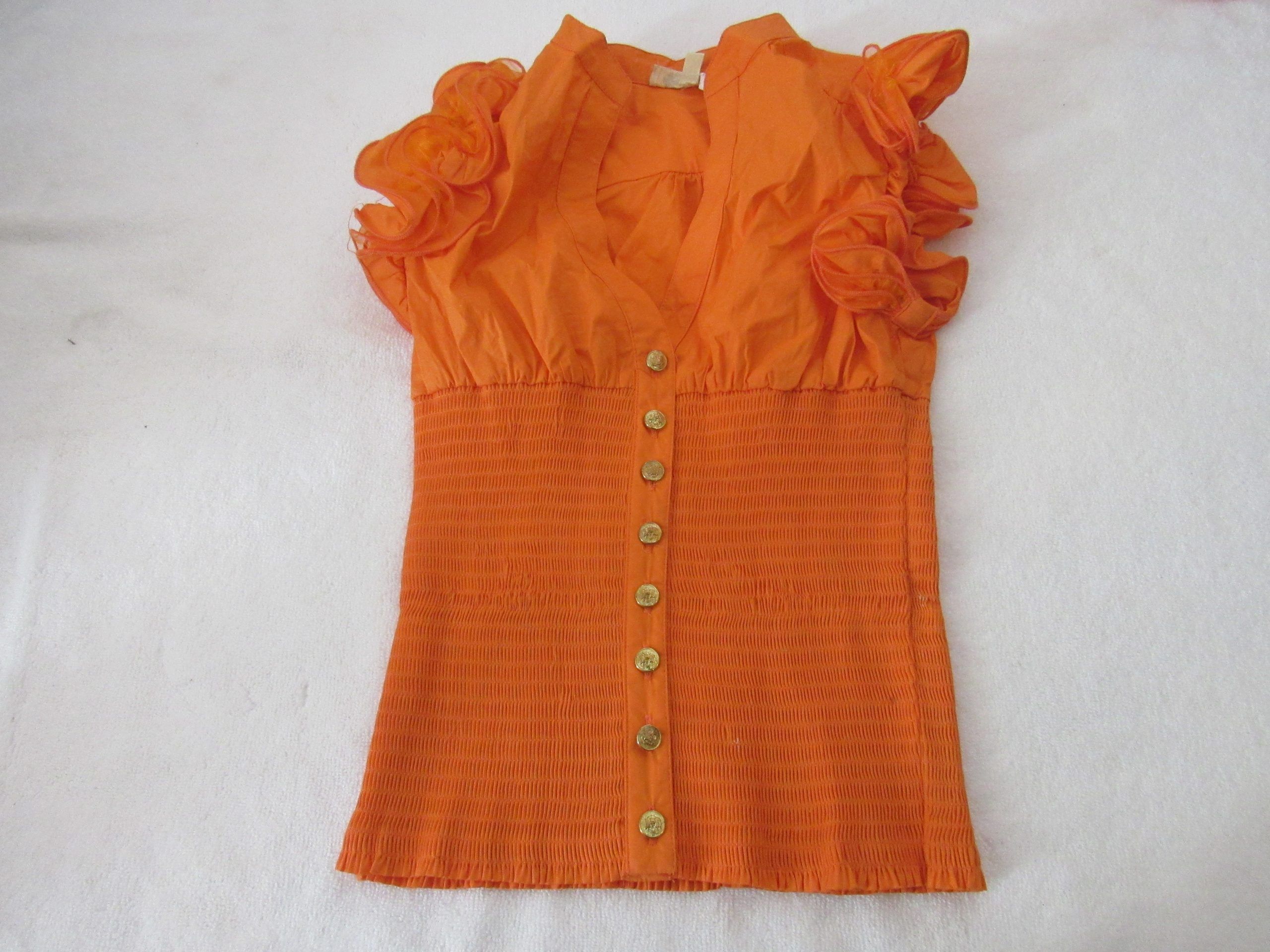Lote 002 - 500 Blusas para dama de diferentes marcas y modelos en tallas S, M, L y XL - Imagen 106