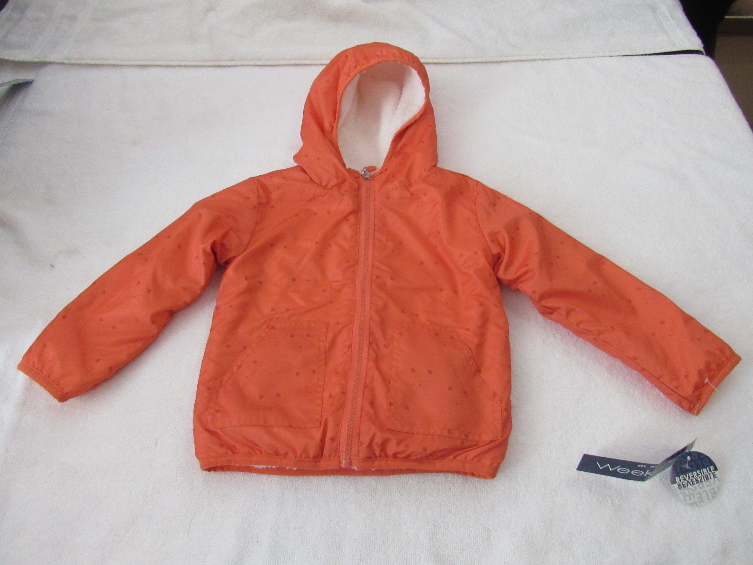 Lote 002 - 200 Chamarras y chalecos para niños, niñas y jóvenes de 2 a 16 años de diferentes marcas y modelos - Imagen 13