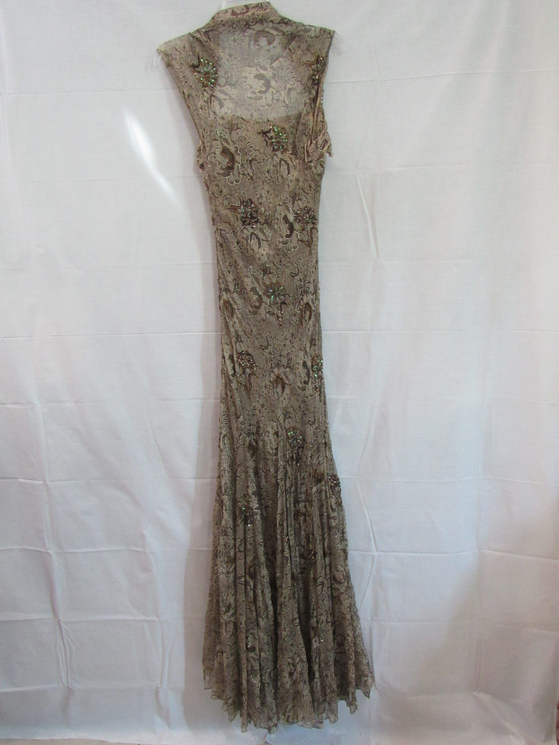 Lote 003 - 100 Vestidos largos de gala de diferentes colores, marcas y modelos - Imagen 47