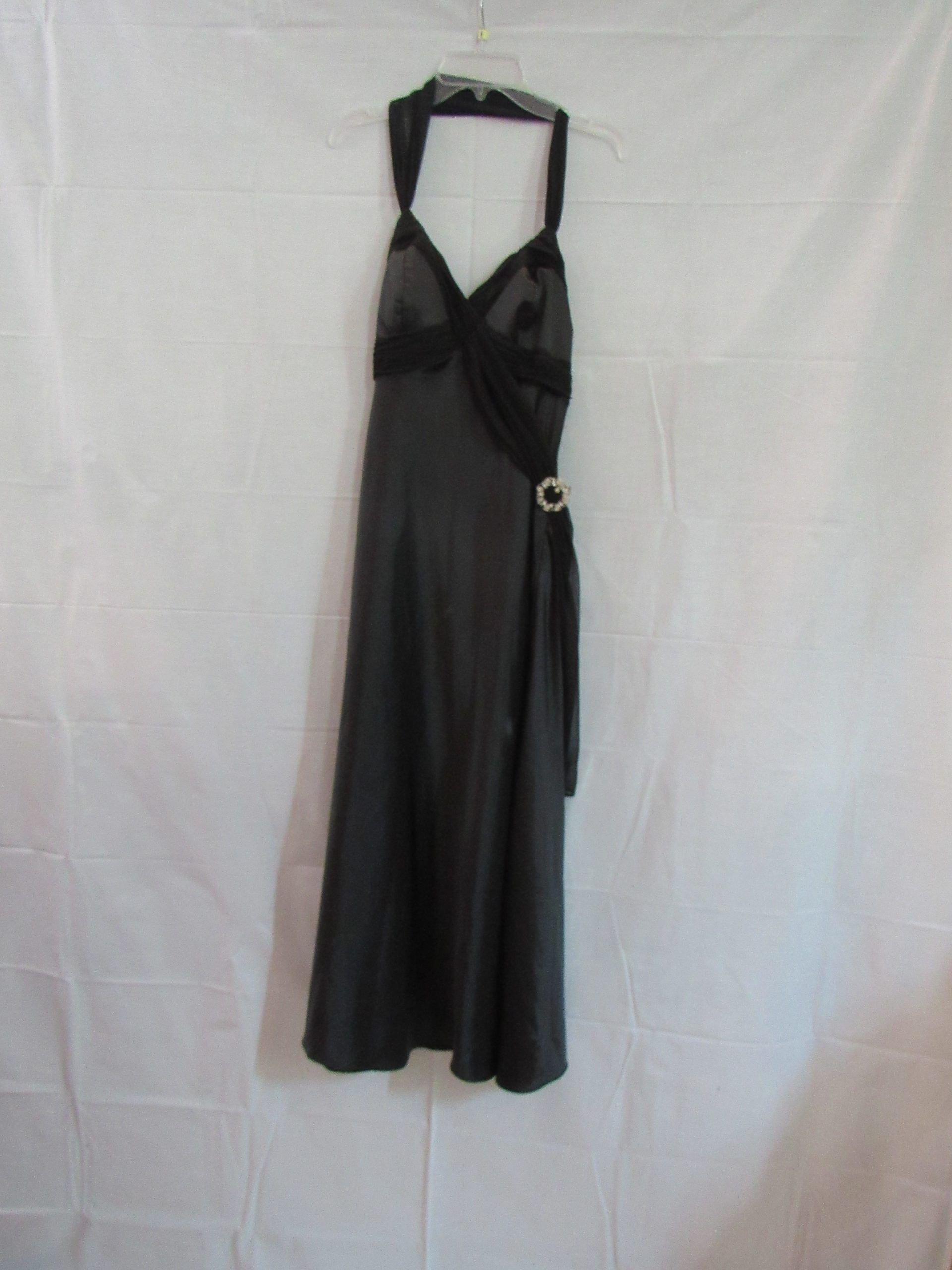 Lote 004 - 600 Vestidos cortos para toda ocasión, pantalones casuales , leggins , tops, sacos chamarras de piel - Imagen 2
