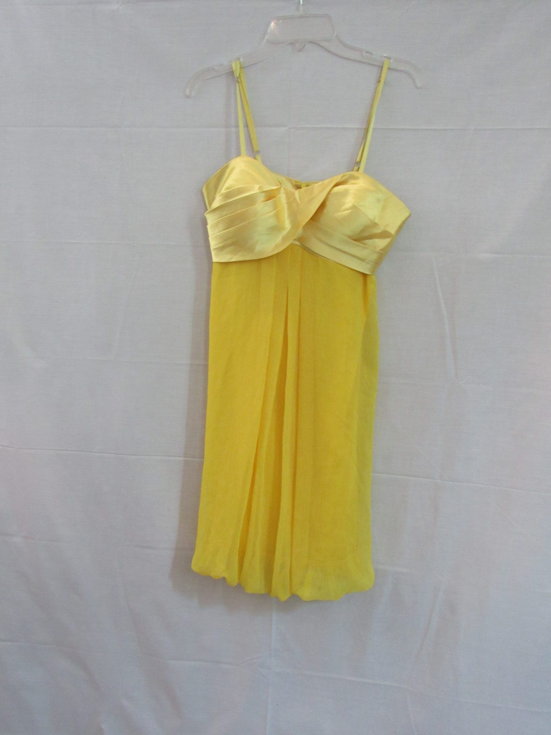 Lote 004 - 600 Vestidos cortos para toda ocasión, pantalones casuales , leggins , tops, sacos chamarras de piel - Imagen 14