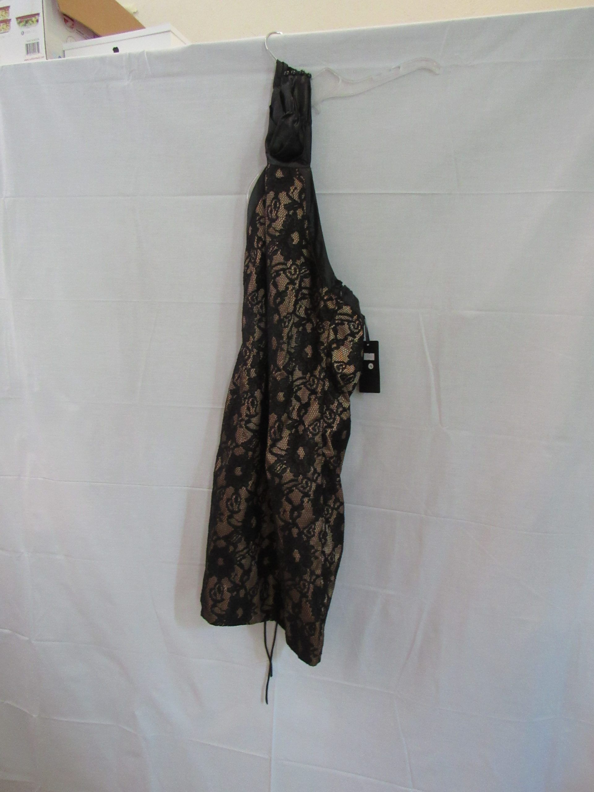 Lote 004 - 600 Vestidos cortos para toda ocasión, pantalones casuales , leggins , tops, sacos chamarras de piel - Imagen 23