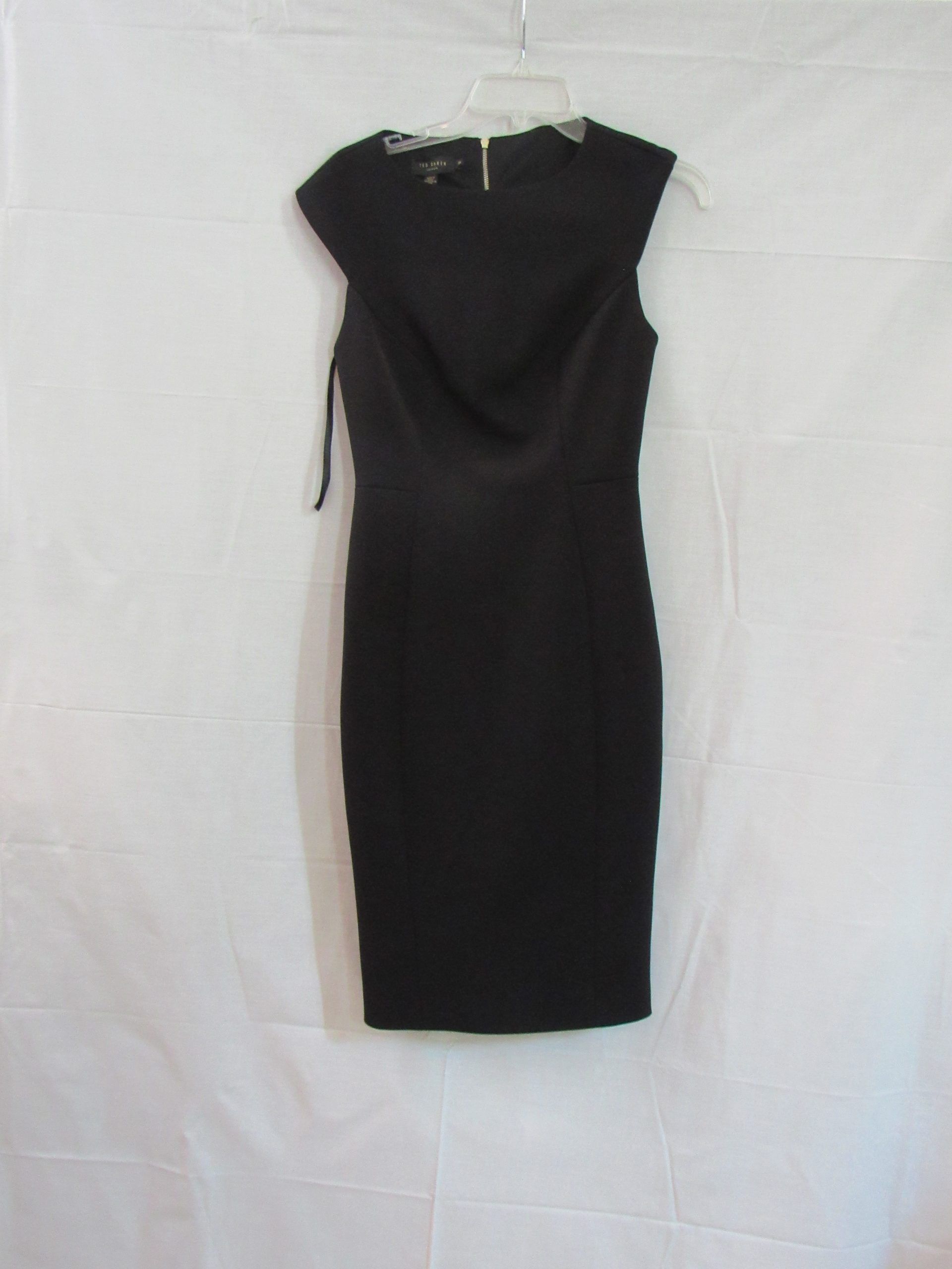 Lote 004 - 600 Vestidos cortos para toda ocasión, pantalones casuales , leggins , tops, sacos chamarras de piel - Imagen 26