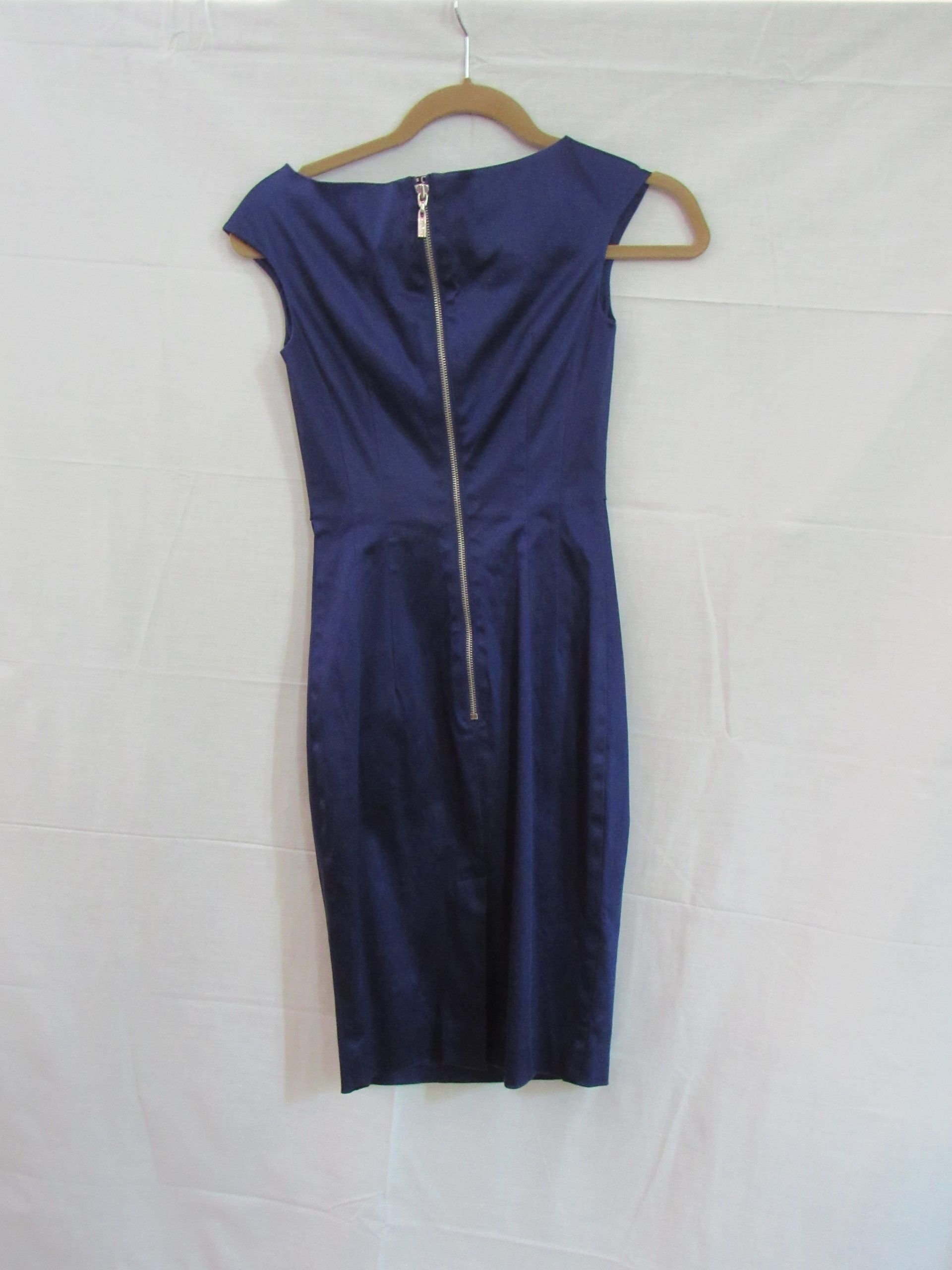 Lote 004 - 600 Vestidos cortos para toda ocasión, pantalones casuales , leggins , tops, sacos chamarras de piel - Imagen 33