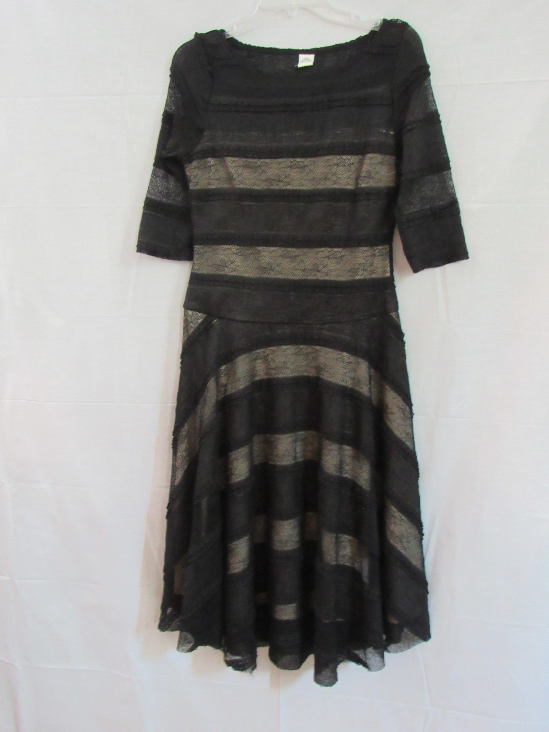 Lote 004 - 600 Vestidos cortos para toda ocasión, pantalones casuales , leggins , tops, sacos chamarras de piel - Imagen 41