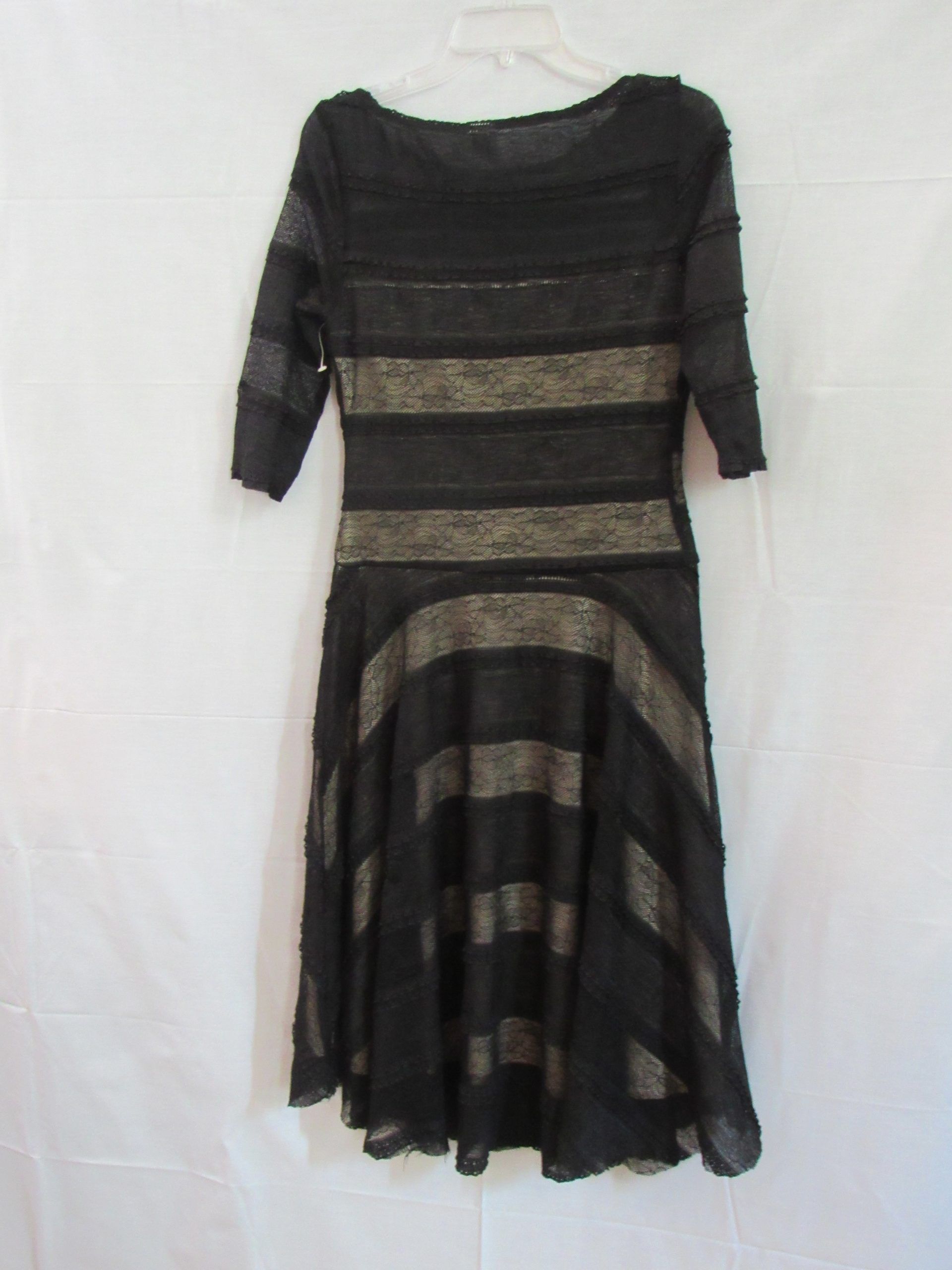 Lote 004 - 600 Vestidos cortos para toda ocasión, pantalones casuales , leggins , tops, sacos chamarras de piel - Imagen 43