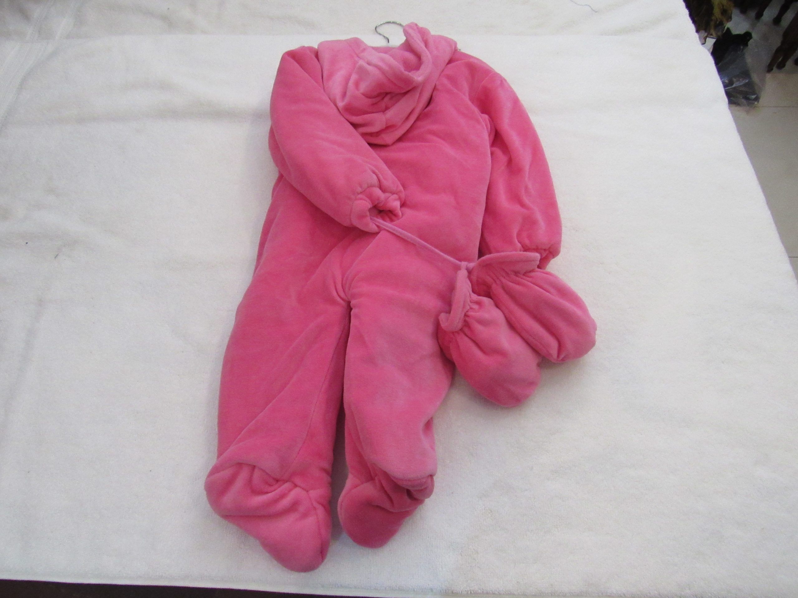Lote 005 - 50 pzas de Ropa para bebe de diferentes colores, marcas y modelos (Mamelucos, cobijas, chamarras y pañaleros) - Imagen 13