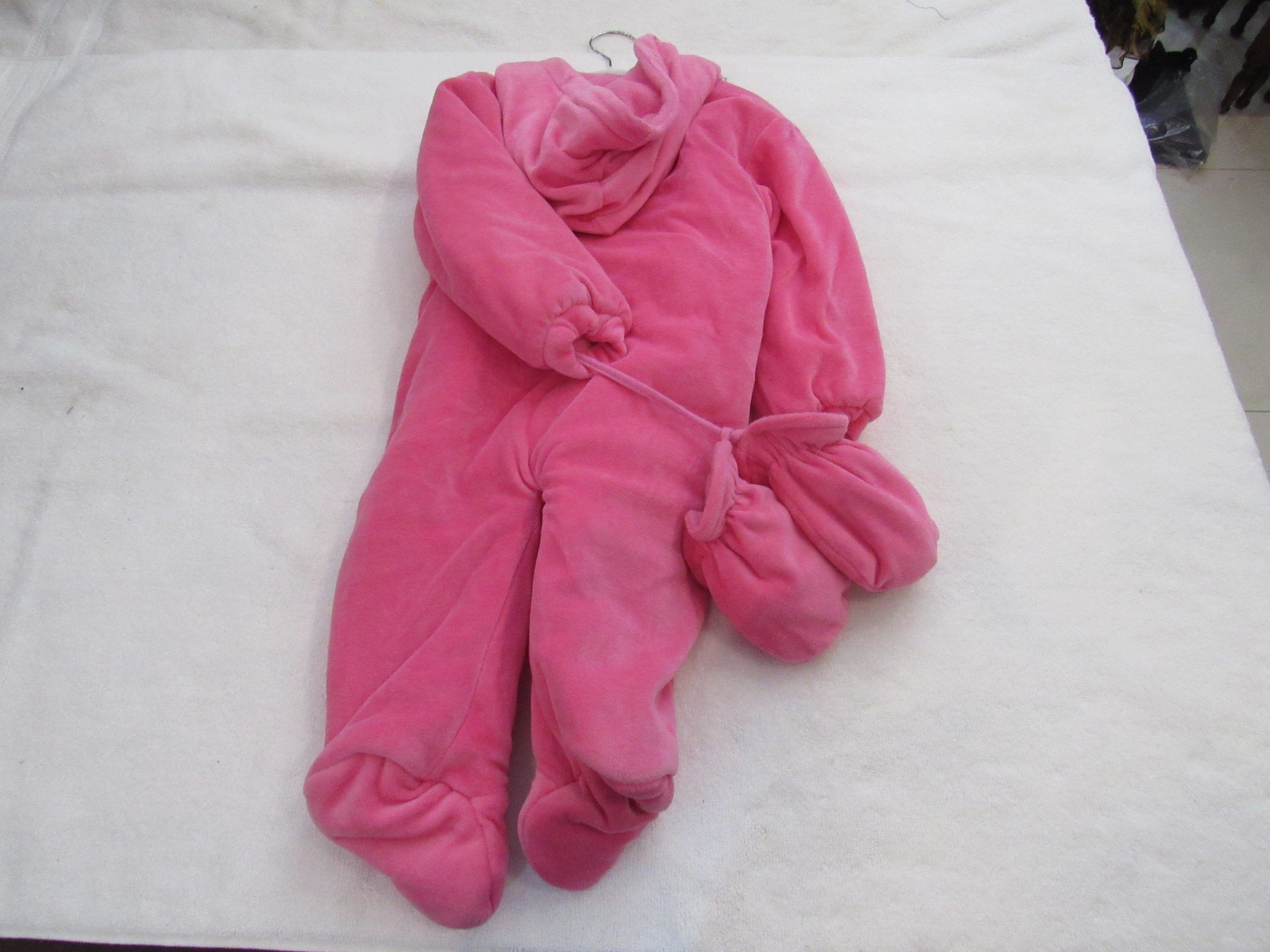 Lote 005 - 50 pzas de Ropa para bebe de diferentes colores, marcas y modelos (Mamelucos, cobijas, chamarras y pañaleros) - Imagen 14