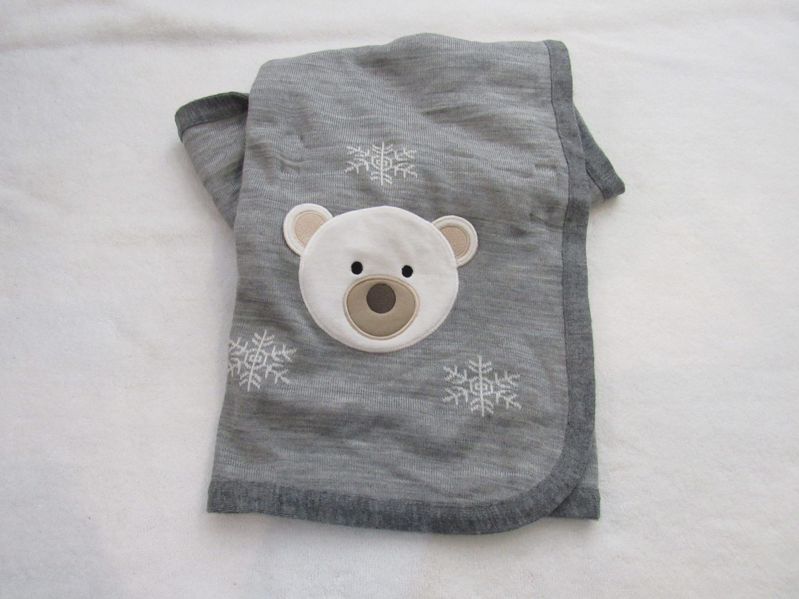 Lote 005 - 50 pzas de Ropa para bebe de diferentes colores, marcas y modelos (Mamelucos, cobijas, chamarras y pañaleros) - Imagen 16