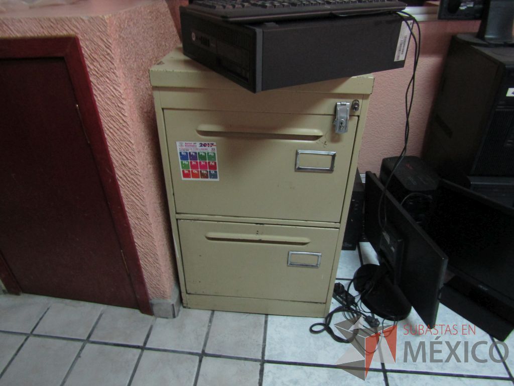 Lote 030 - Archivero metálico vertical de 2 cajones color beige - Imagen 2