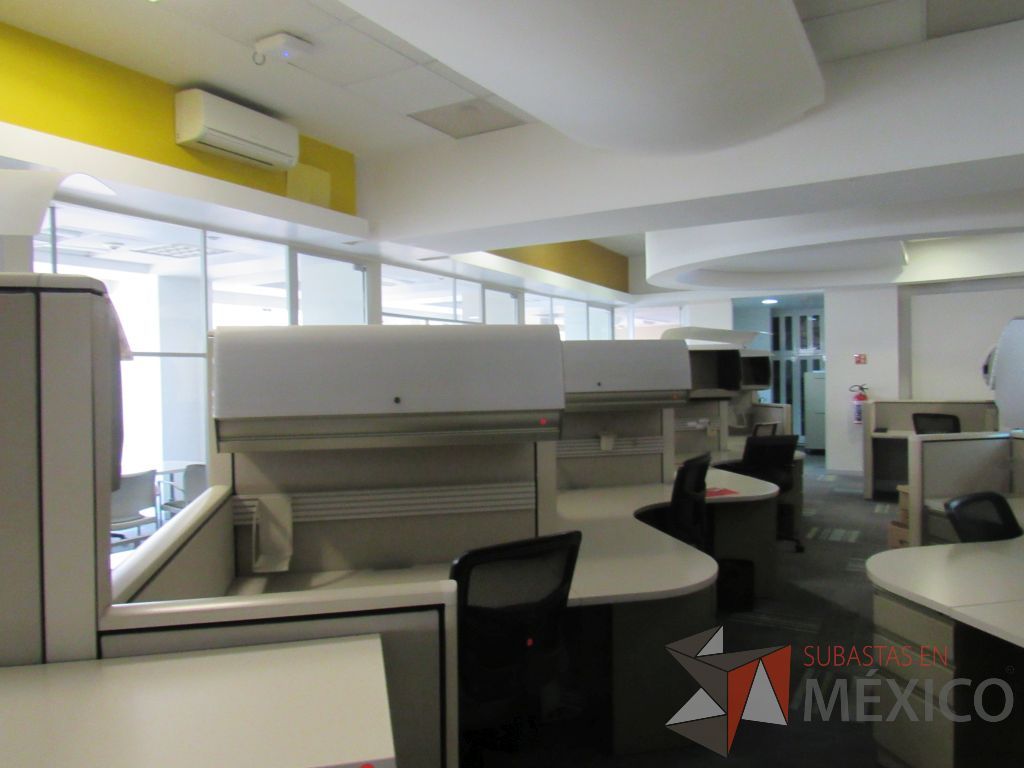 Lote 089 - 3 Estaciones de trabajo para 9 personas con 9 gavetas y 9 archiveros (Desarmadas) - Imagen 13