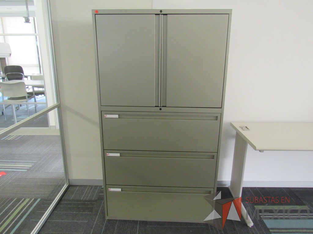 Lote 124 - 3 Gabinetes metálicos altos con 3 cajones y 2 puertas color gris - Imagen 3