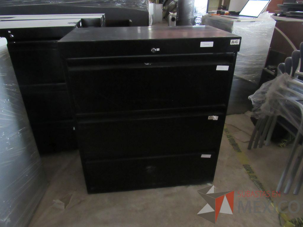 Lote 027 - Archivero metálico horizontal de 3 cajones color negro - Imagen 3