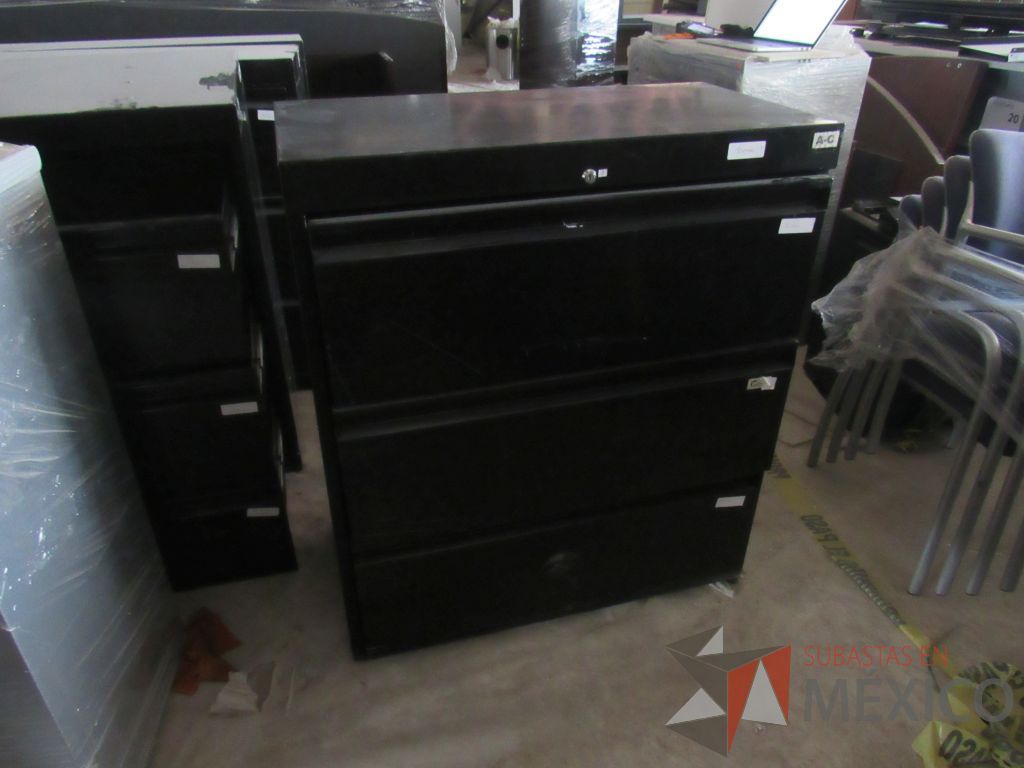 Lote 027 - Archivero metálico horizontal de 3 cajones color negro - Imagen 4