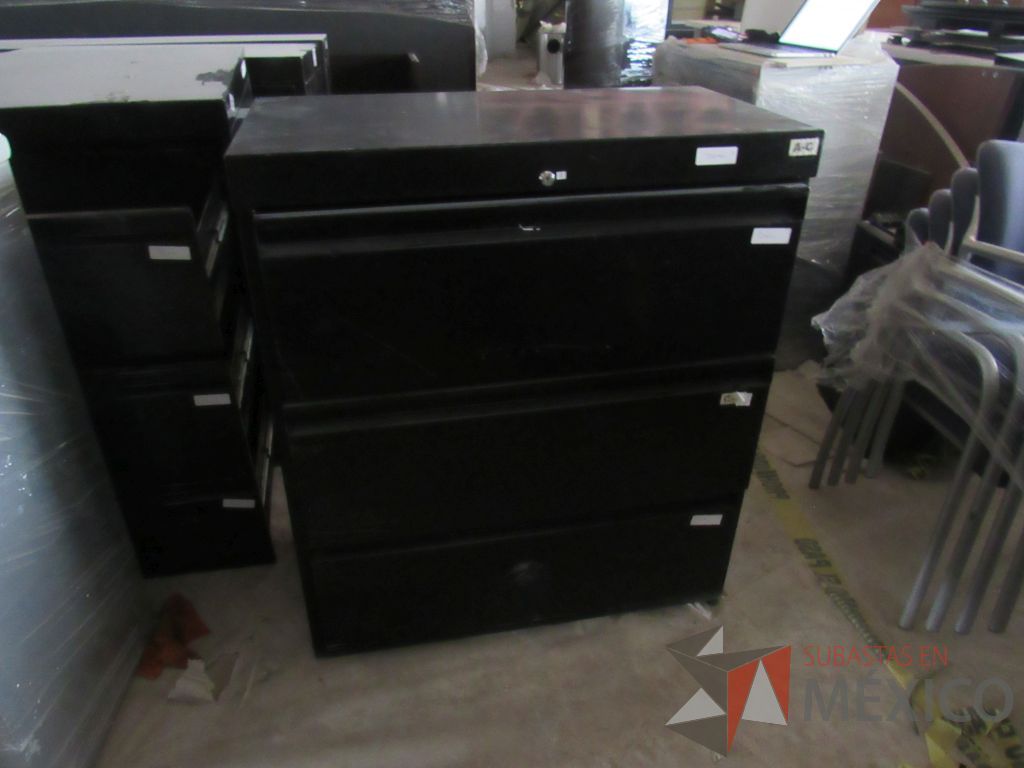Lote 027 - Archivero metálico horizontal de 3 cajones color negro - Imagen 5