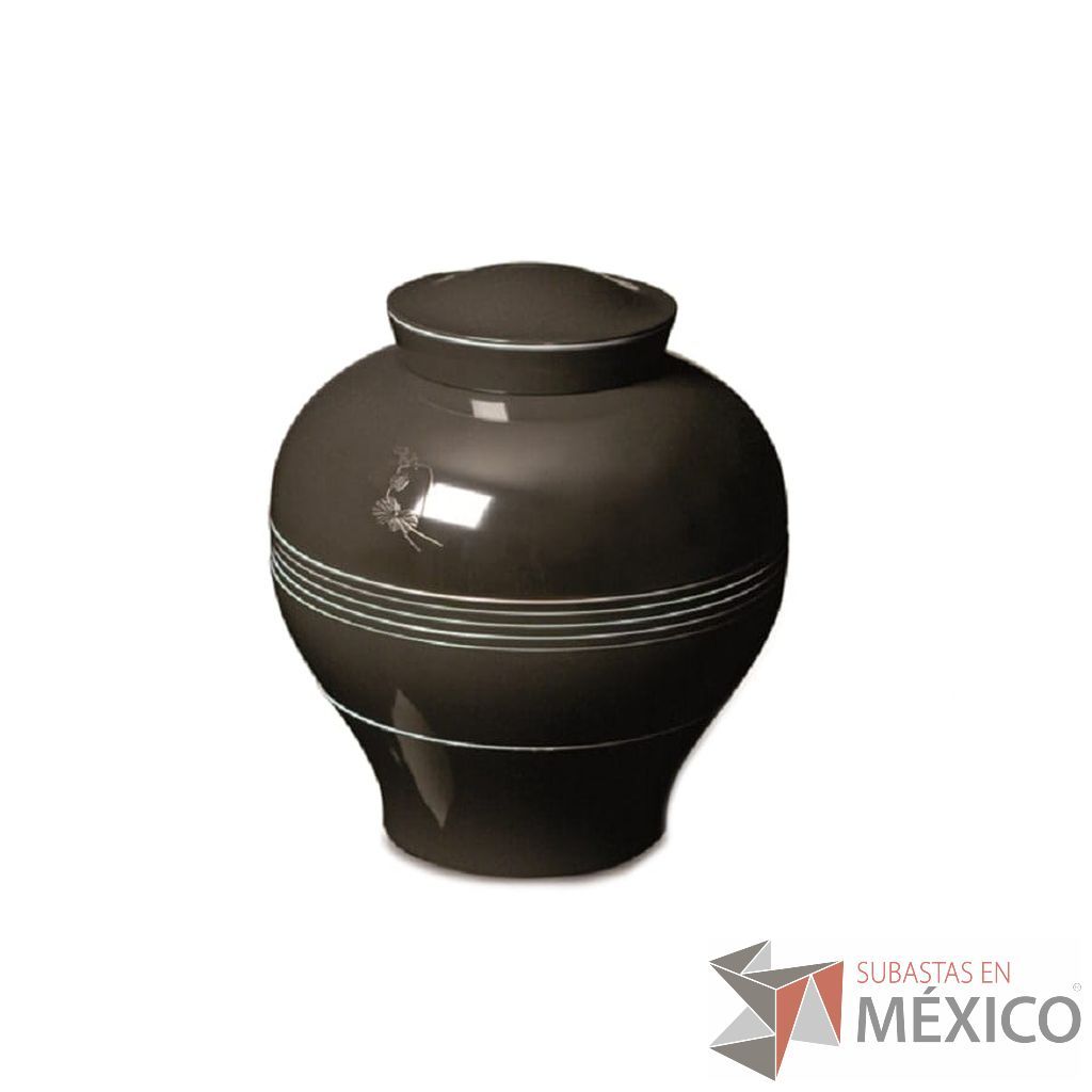Lote 037 - Set de Mesa Luso Beige / D'Antan, Yuan Negro 8 piezas apilables, Ming Rojo 6 piezas apilables y Ming Abysses Azul Claro - Imagen 7