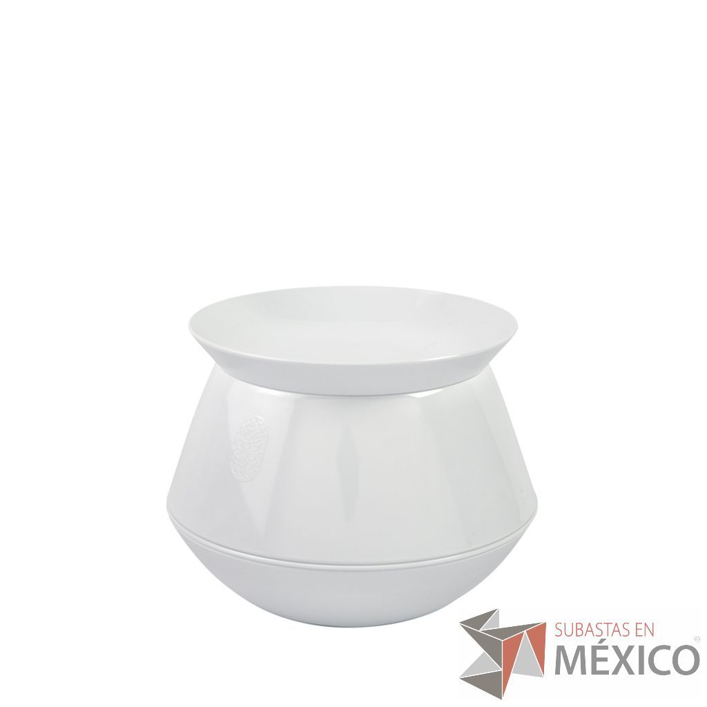 Lote 042 - Set de Mesa Luso Blanco / Osorio, Yuan 8 piezas Beige / D'antan, Ming Gris 6 piezas apilables y Ming Aqua Blanco - Imagen 3
