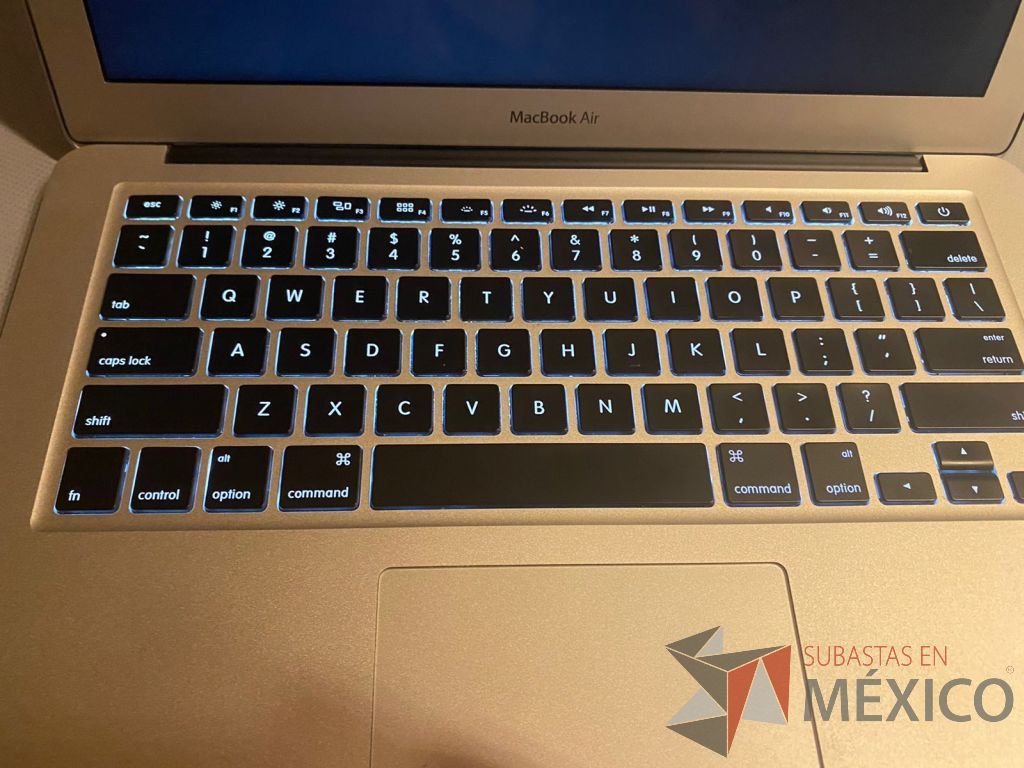 Lote 042 - MacBook Air Mediados 2013, Core i5, Pantalla Retina 13", 4 GB - Imagen 2