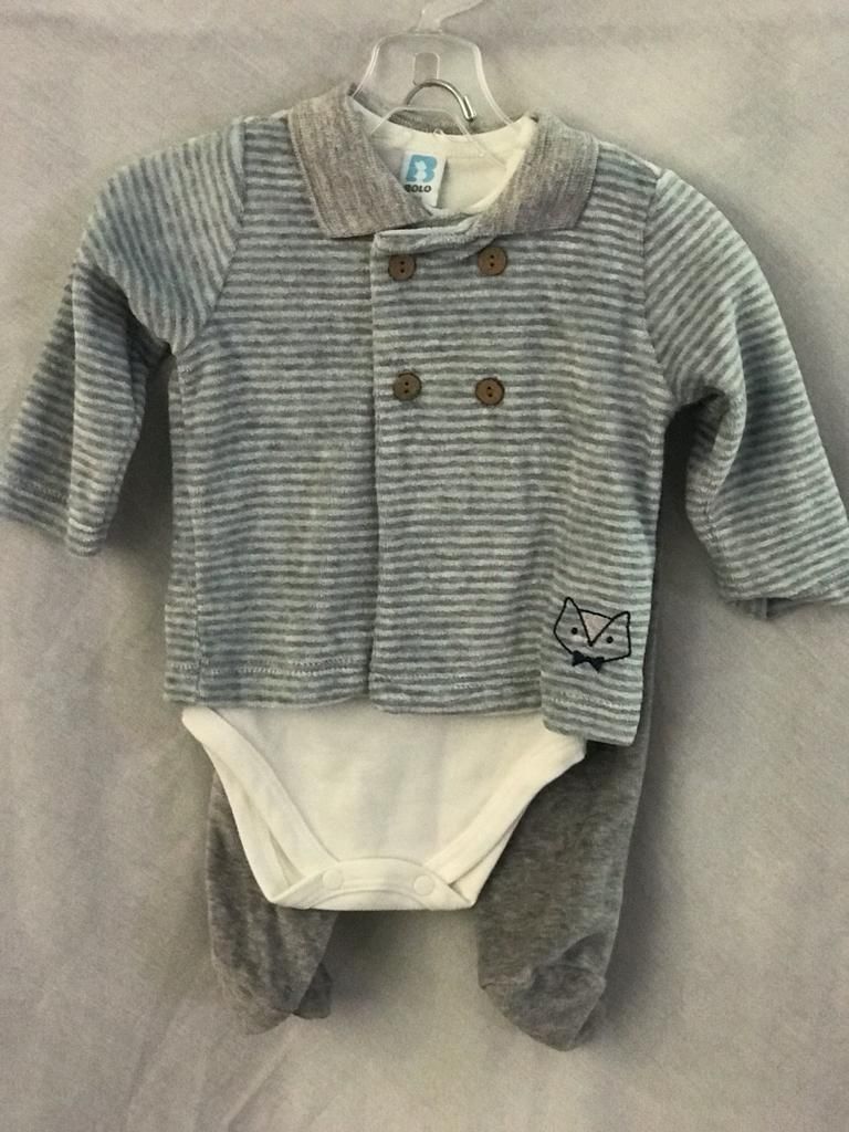 Lote 005 - 50 pzas de Ropa para bebe de diferentes colores, marcas y modelos (Mamelucos, cobijas, chamarras y pañaleros) - Imagen 27