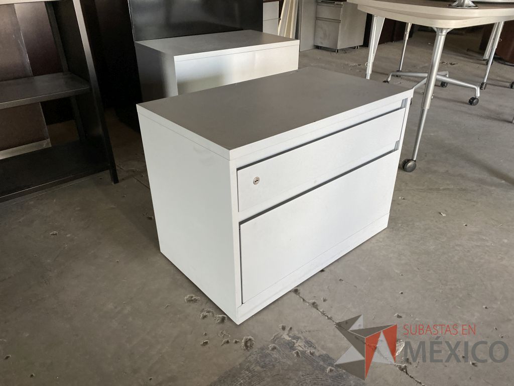 Lote 090 - Archivero metálico horizontal de 2 cajones color gris