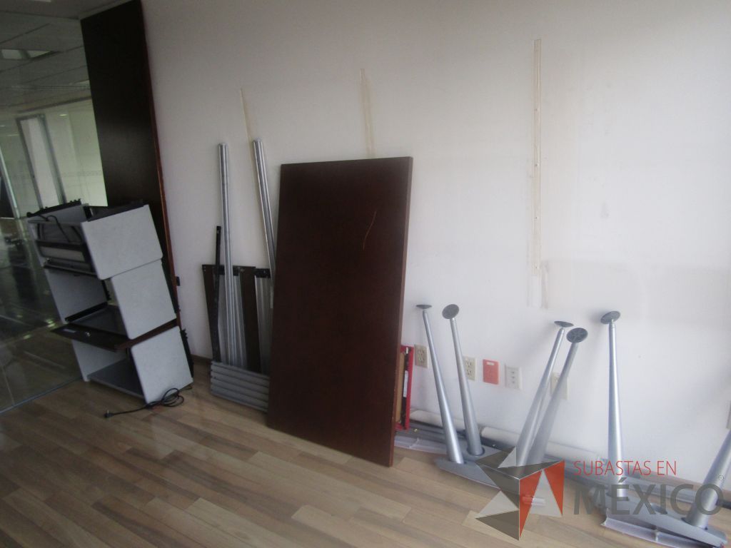 Lote 030 - 2 Escritorios en escuadra con base metálica, archivero de 2 cajones y 2 gavetas superiores color café - Imagen 4