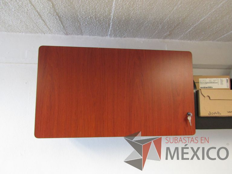Lote 052 - 2 Gavetas empotradas con puerta corrediza color café