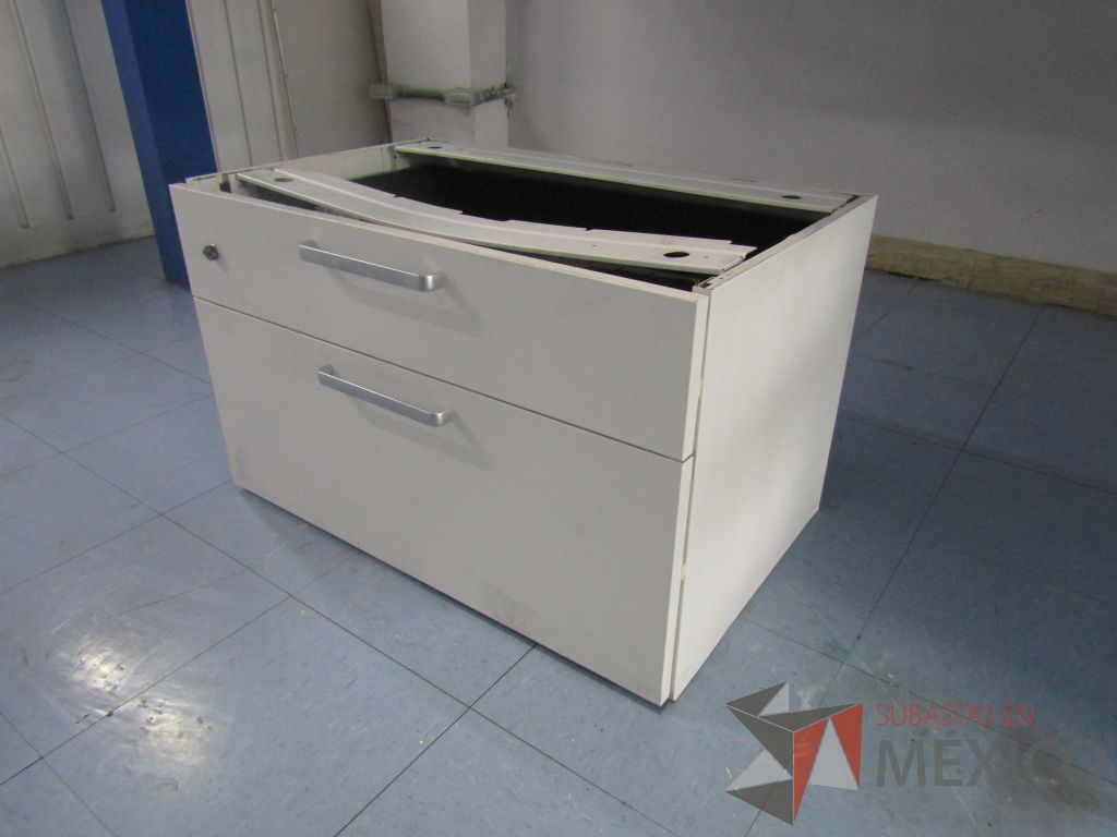 Lote 047 - 3 Gabinetes metálico de 2 cajones color blanco. De pedestal. - Imagen 8