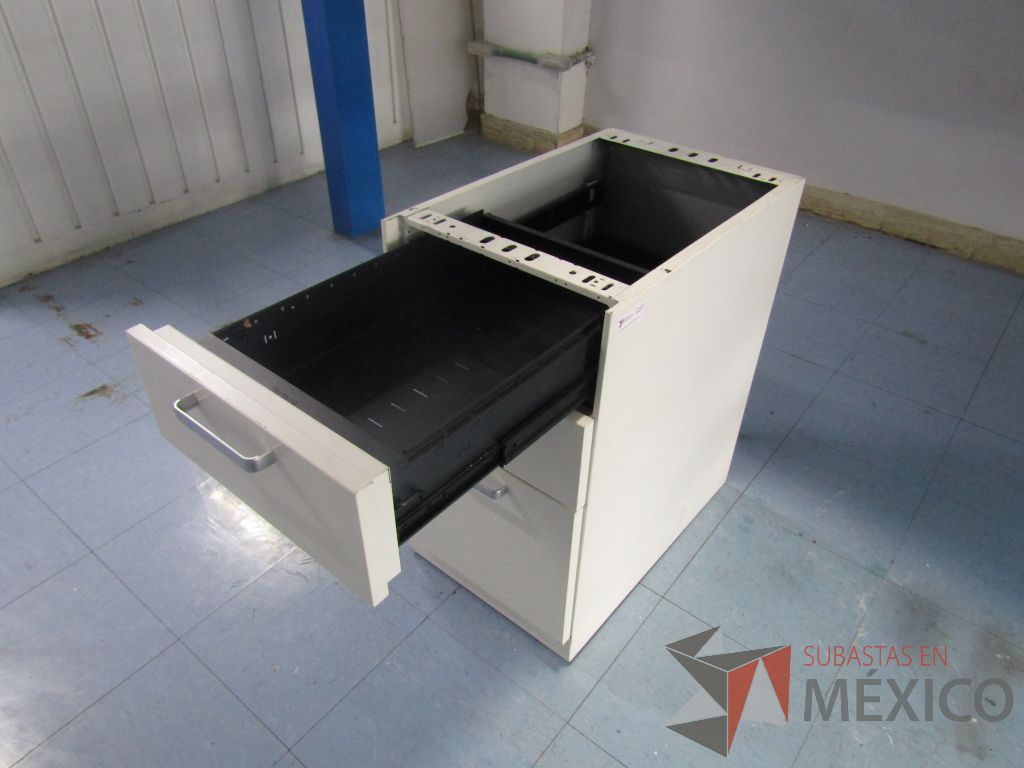 Lote 065 - 2 Archiveros verticales de 3 cajones de pedestal color blanco - Imagen 9